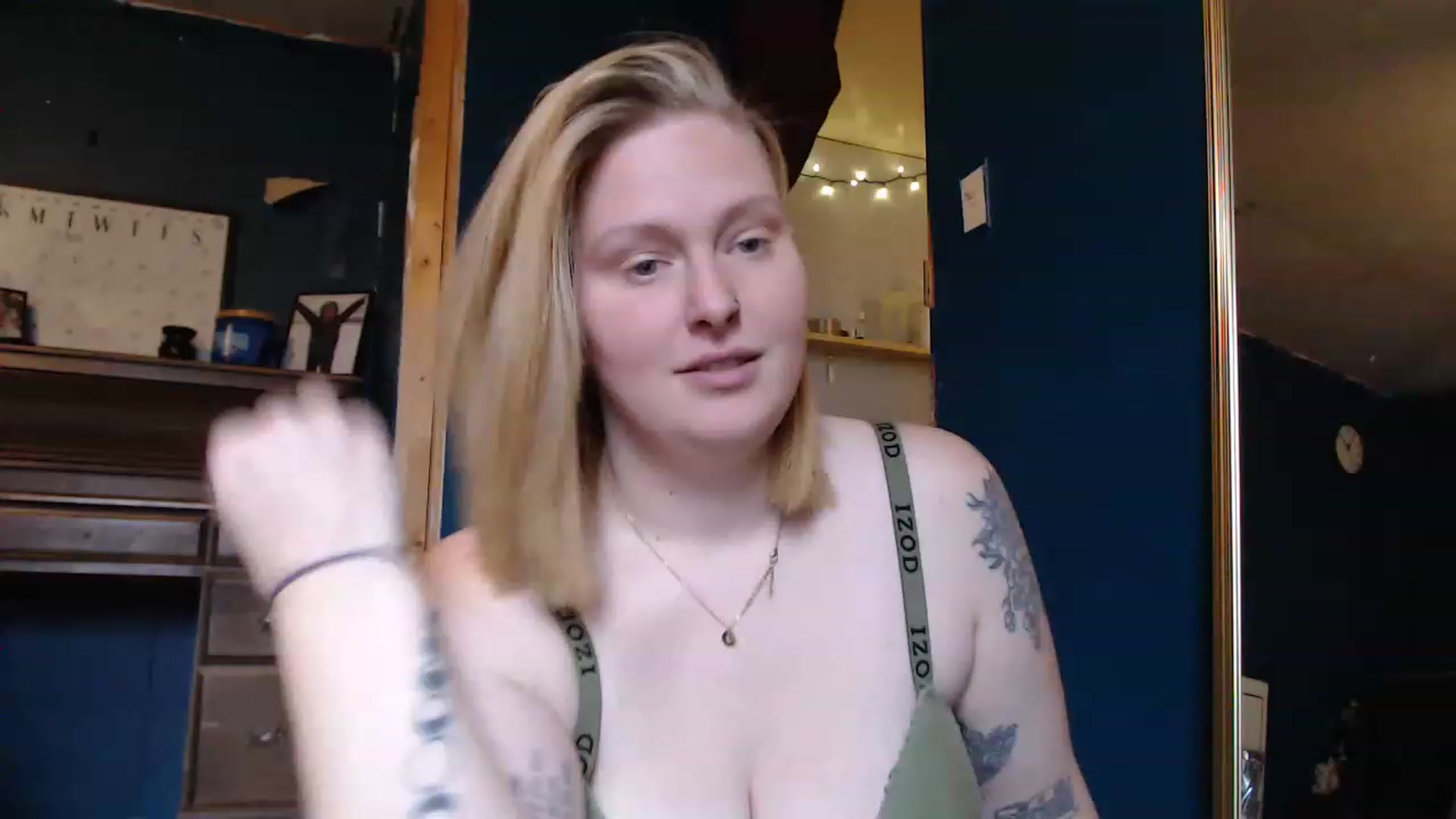 Gallery image thumbnail from haydengray1's myfreecams stream on, 11/27/2022, 16:24 image 16 of 20