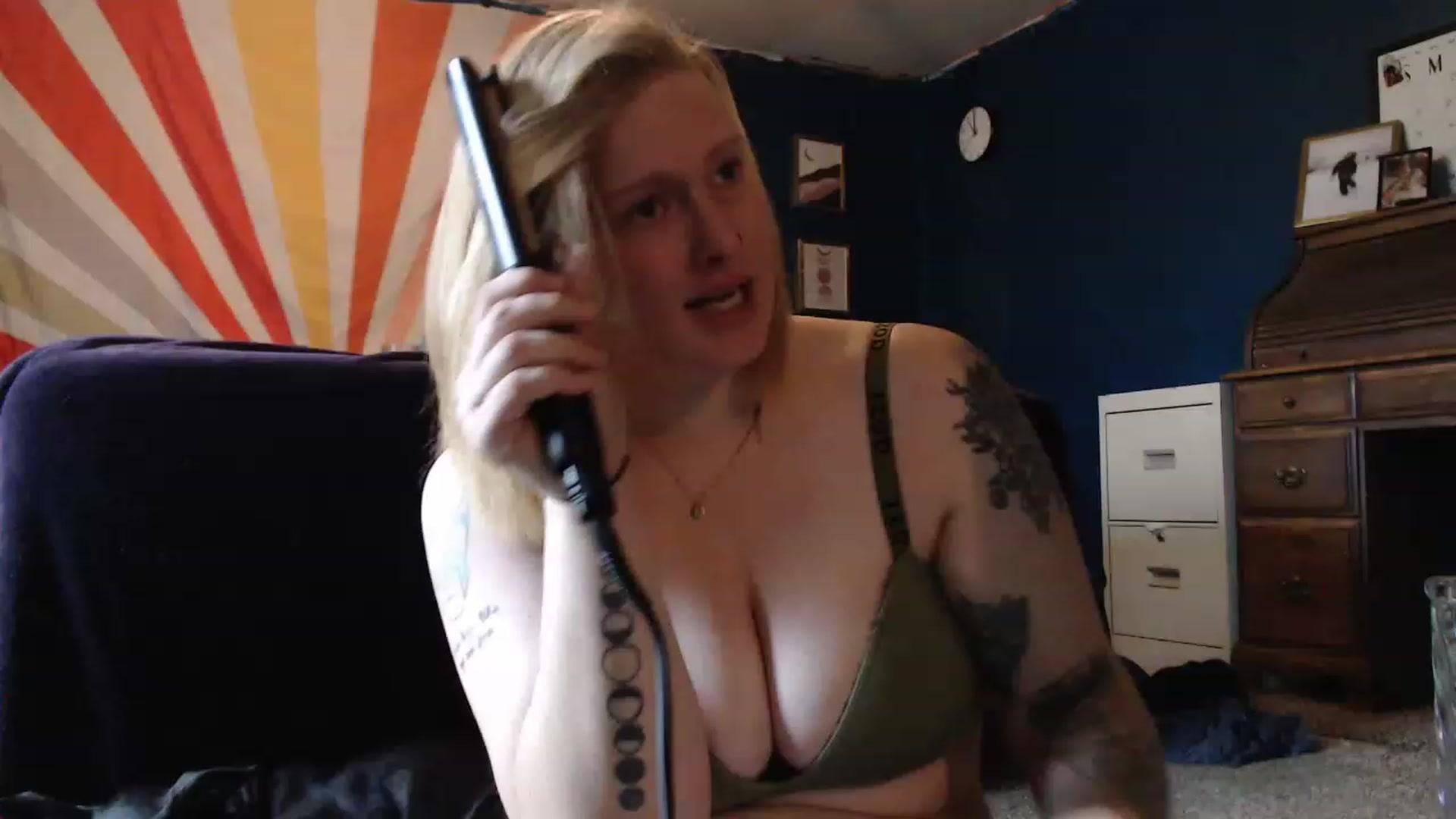Gallery image thumbnail from haydengray1's myfreecams stream on, 11/27/2022, 16:24 image 13 of 20