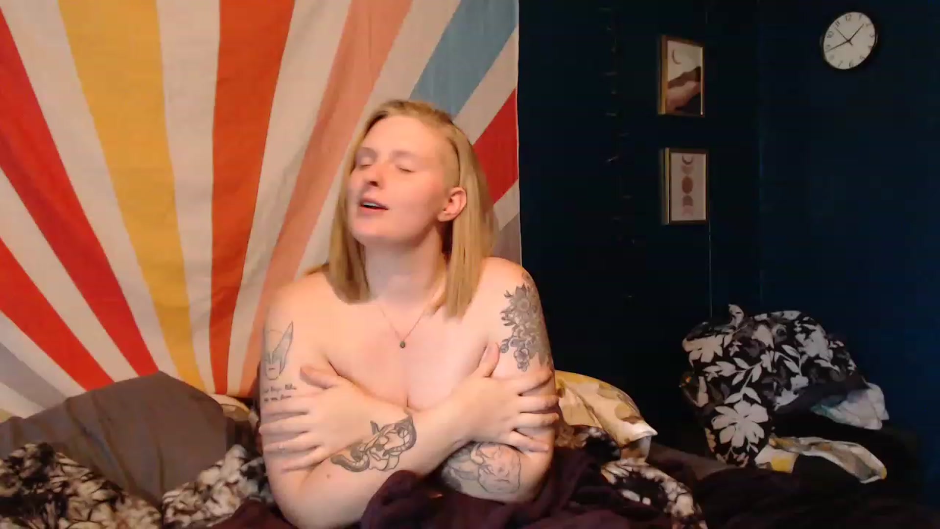 Gallery image thumbnail from haydengray1's myfreecams stream on, 11/27/2022, 19:28 image 16 of 20
