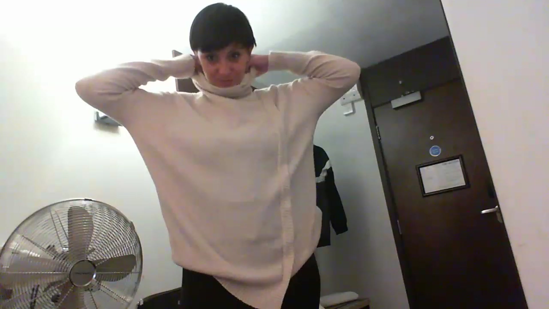 Gallery image thumbnail from hayley_london's myfreecams stream on, 11/14/2022, 11:20 image 19 of 20