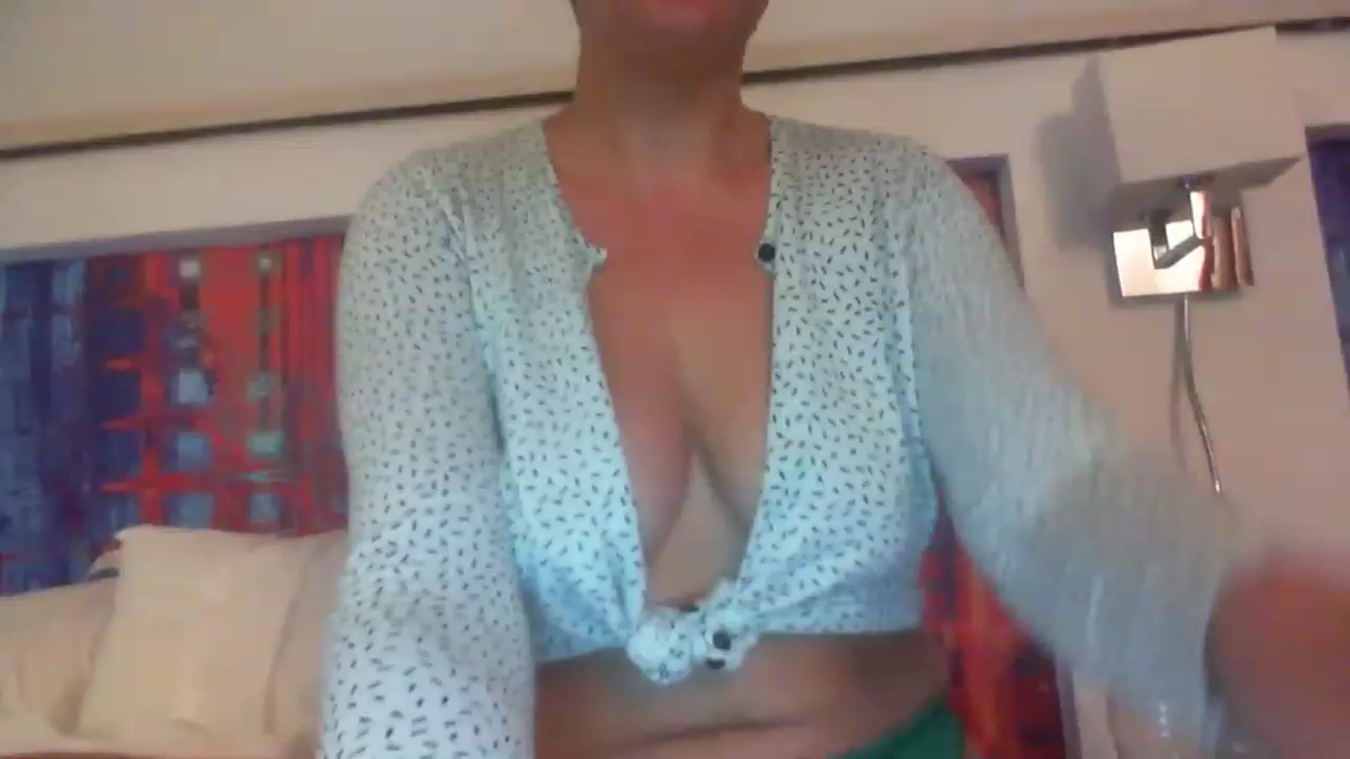 Gallery image thumbnail from hayley_london's myfreecams stream on, 11/21/2022, 10:31 image 1 of 20