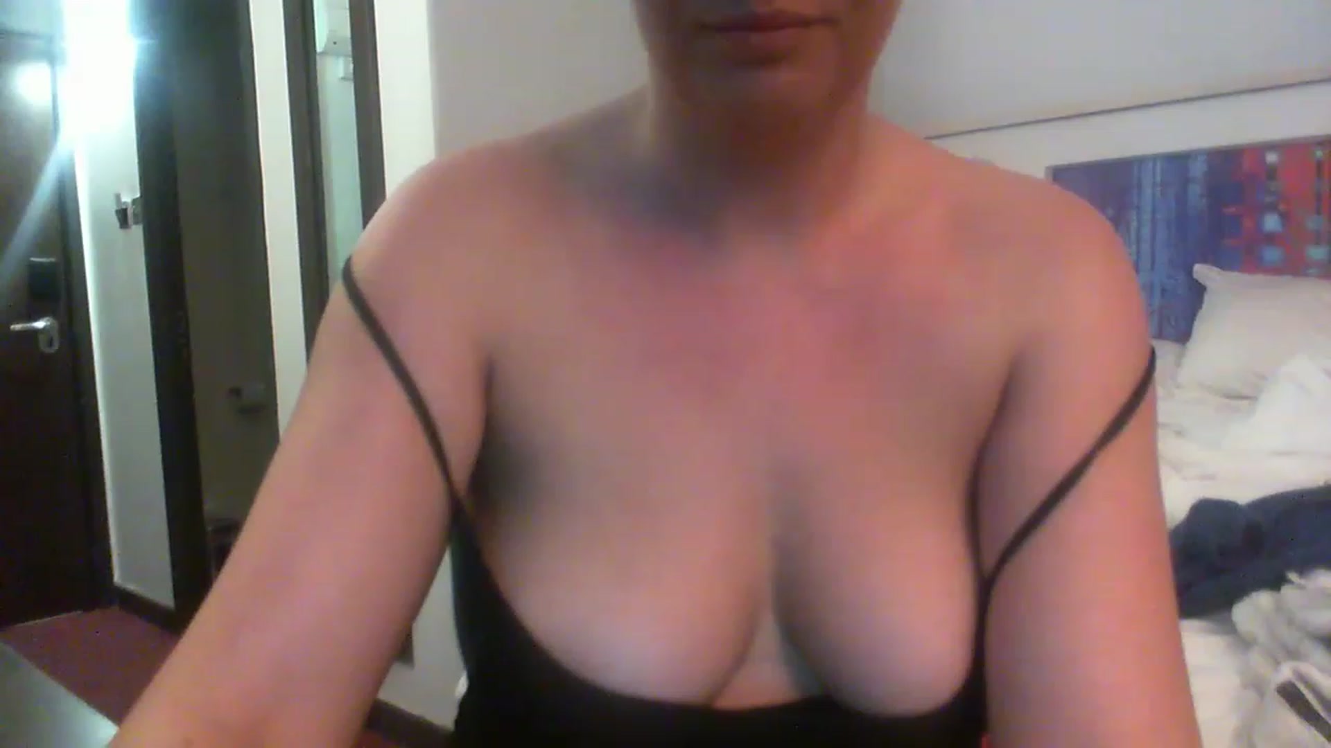 Gallery image thumbnail from hayley_london's myfreecams stream on, 11/25/2022, 18:06 image 1 of 20
