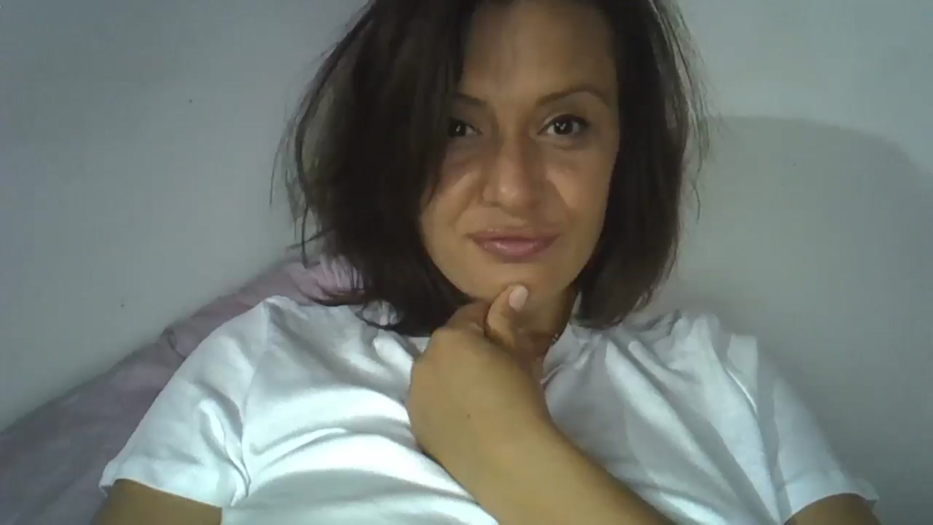 Gallery image thumbnail from hayley_london's myfreecams stream on, 05/26/2025, 09:23 image 5 of 20