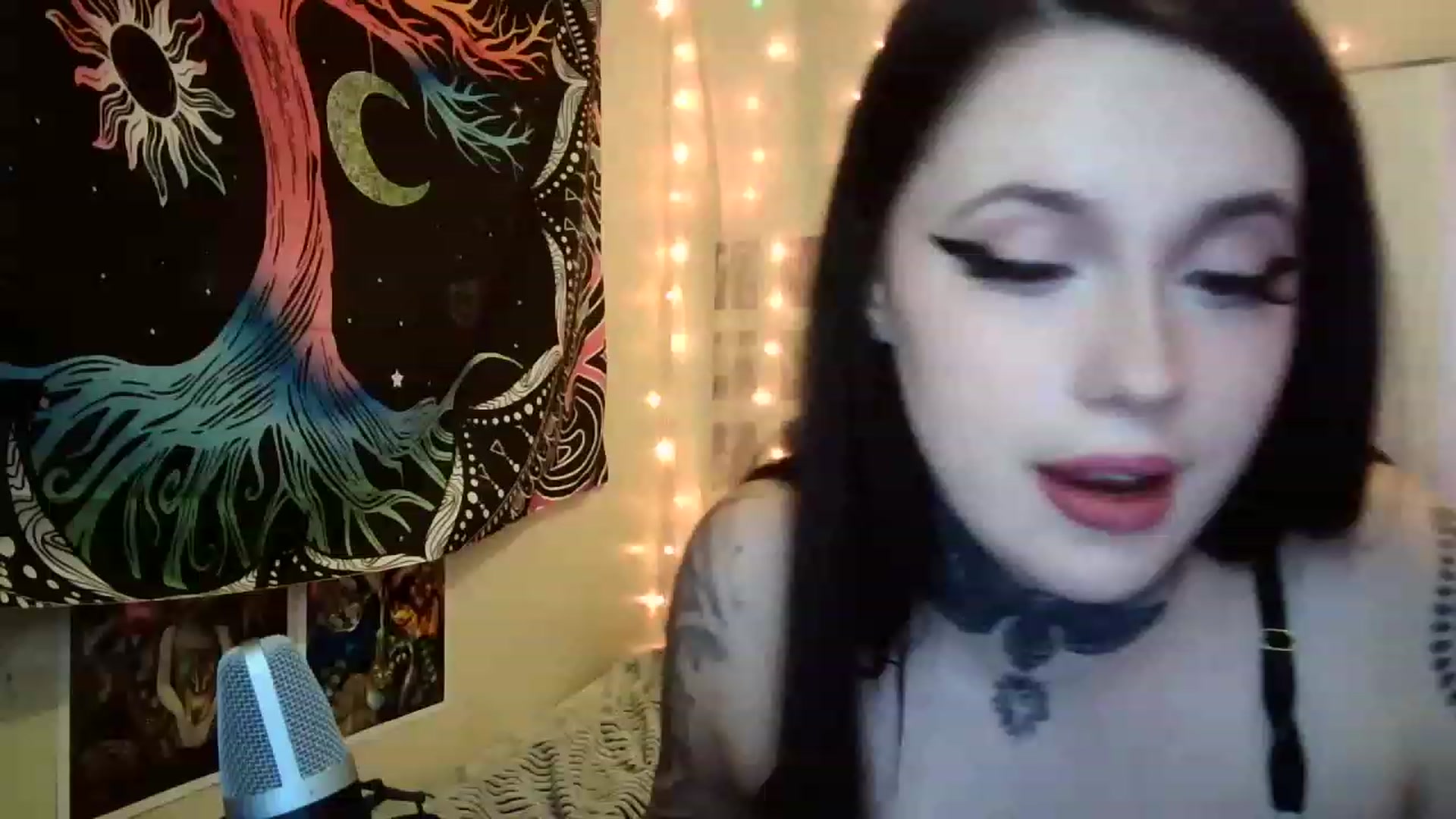 Gallery image thumbnail from hazelxxxoo's myfreecams stream on, 02/17/2023, 07:40 image 13 of 20