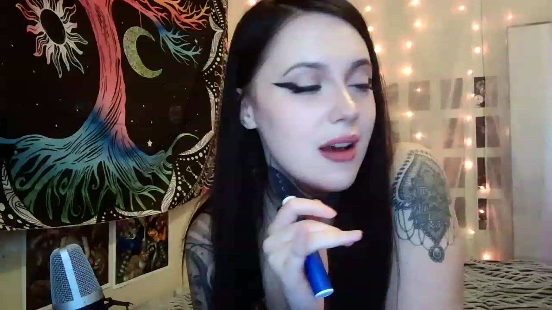 Gallery image thumbnail from hazelxxxoo's myfreecams stream on, 02/17/2023, 07:40 image 1 of 20