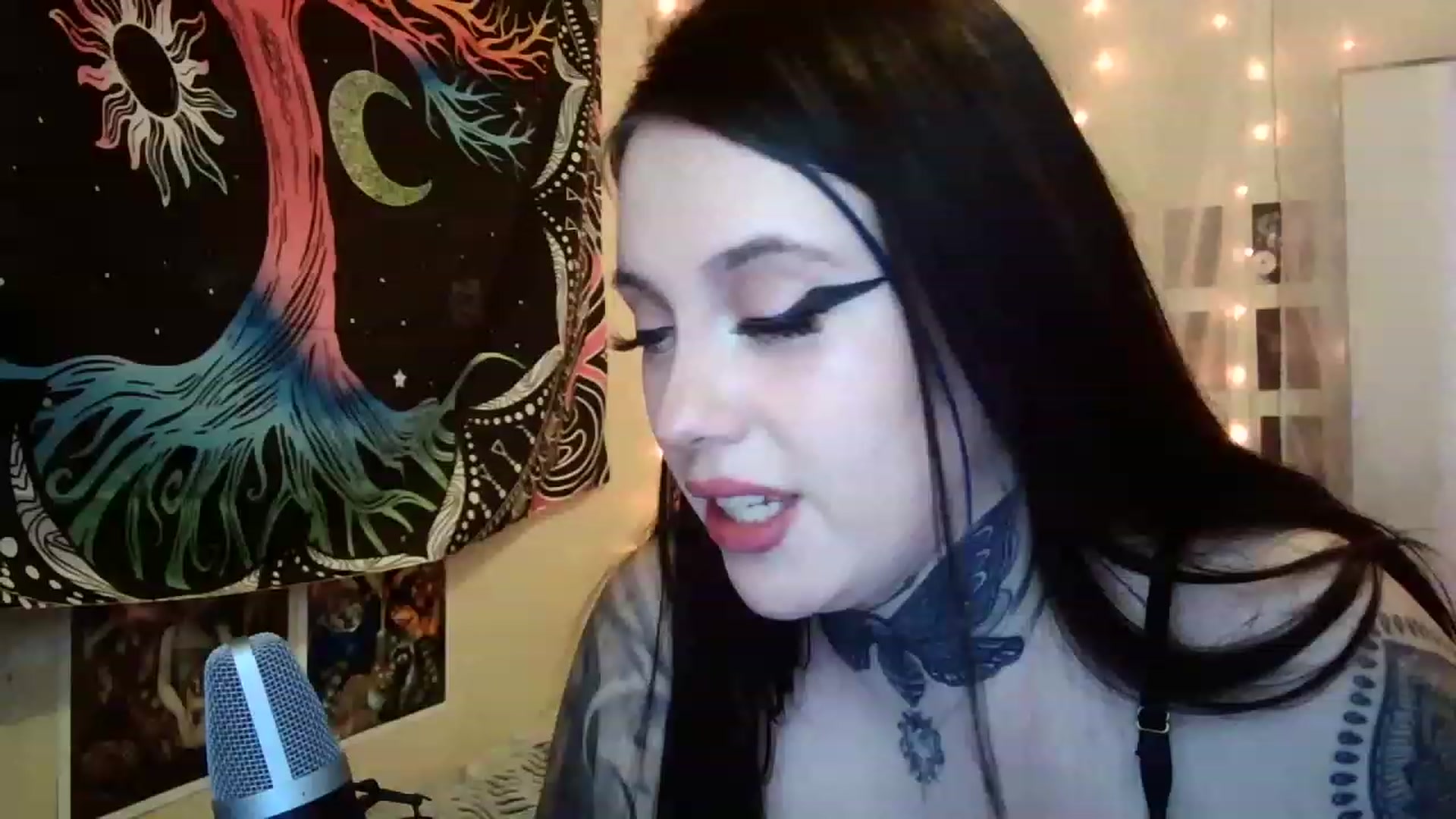 Gallery image thumbnail from hazelxxxoo's myfreecams stream on, 02/17/2023, 07:40 image 17 of 20