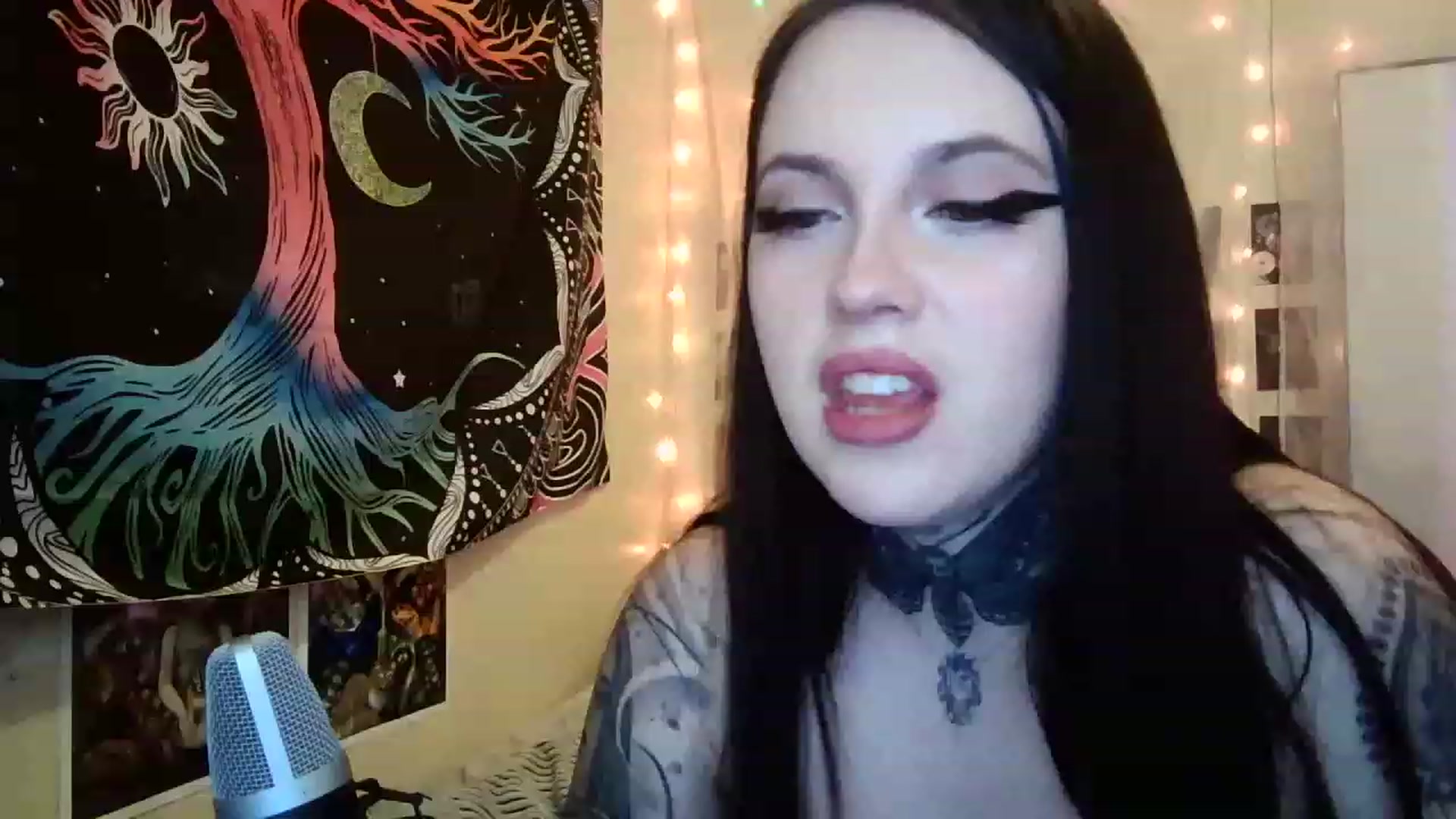 Gallery image thumbnail from hazelxxxoo's myfreecams stream on, 02/17/2023, 07:40 image 18 of 20