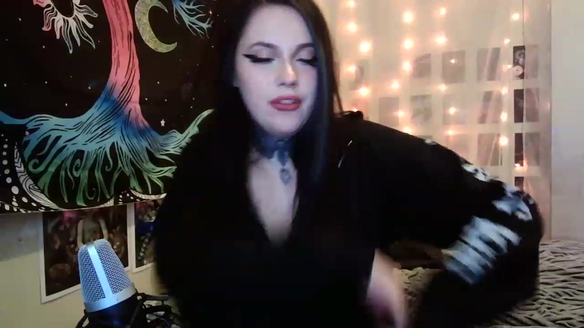 Gallery image thumbnail from hazelxxxoo's myfreecams stream on, 02/17/2023, 08:44 image 20 of 20