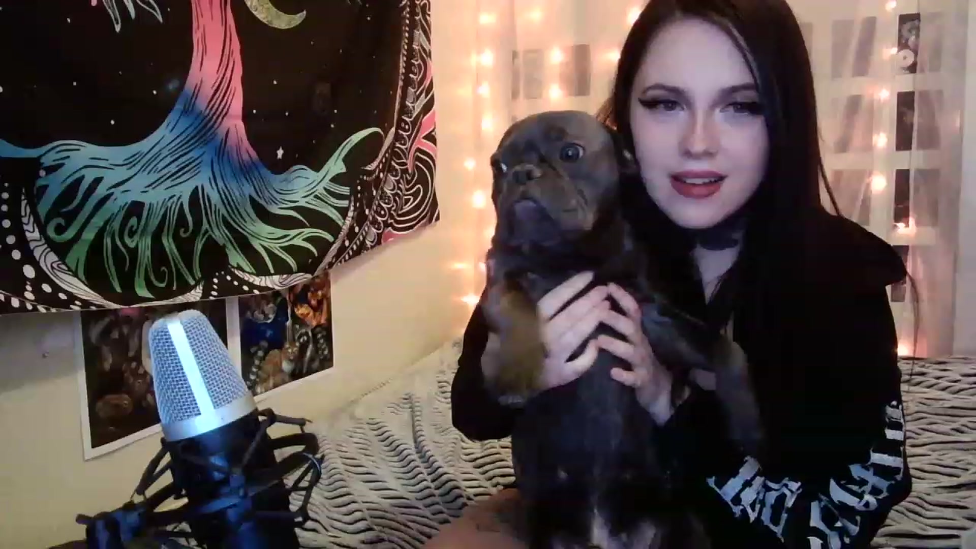Gallery image thumbnail from hazelxxxoo's myfreecams stream on, 02/17/2023, 08:44 image 6 of 20
