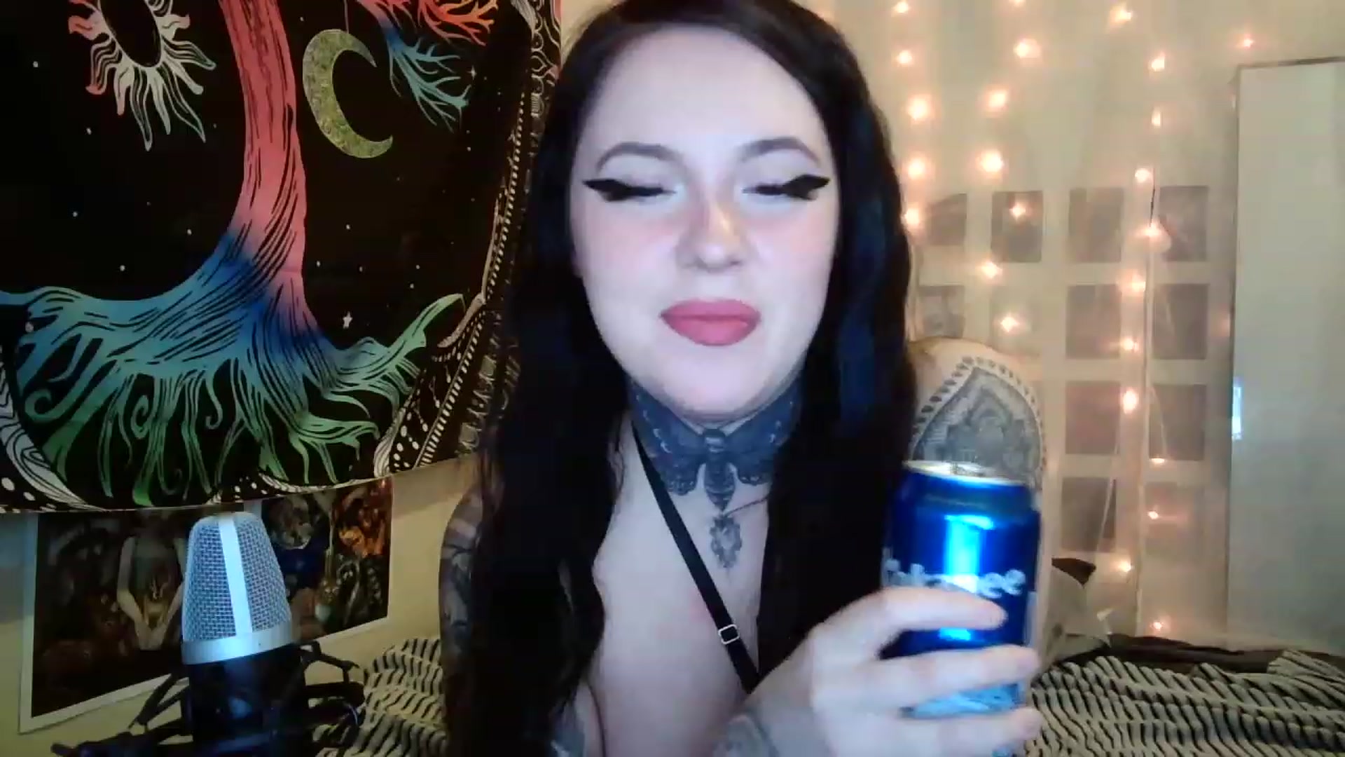 Gallery image thumbnail from hazelxxxoo's myfreecams stream on, 02/18/2023, 10:45 image 9 of 20