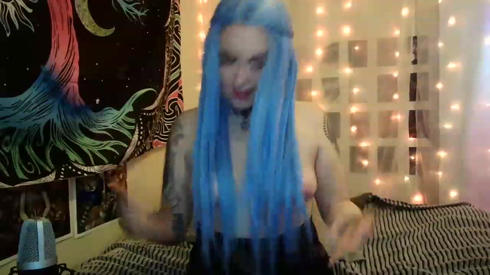 Gallery image thumbnail from hazelxxxoo's myfreecams stream on, 02/19/2023, 07:56 image 17 of 20