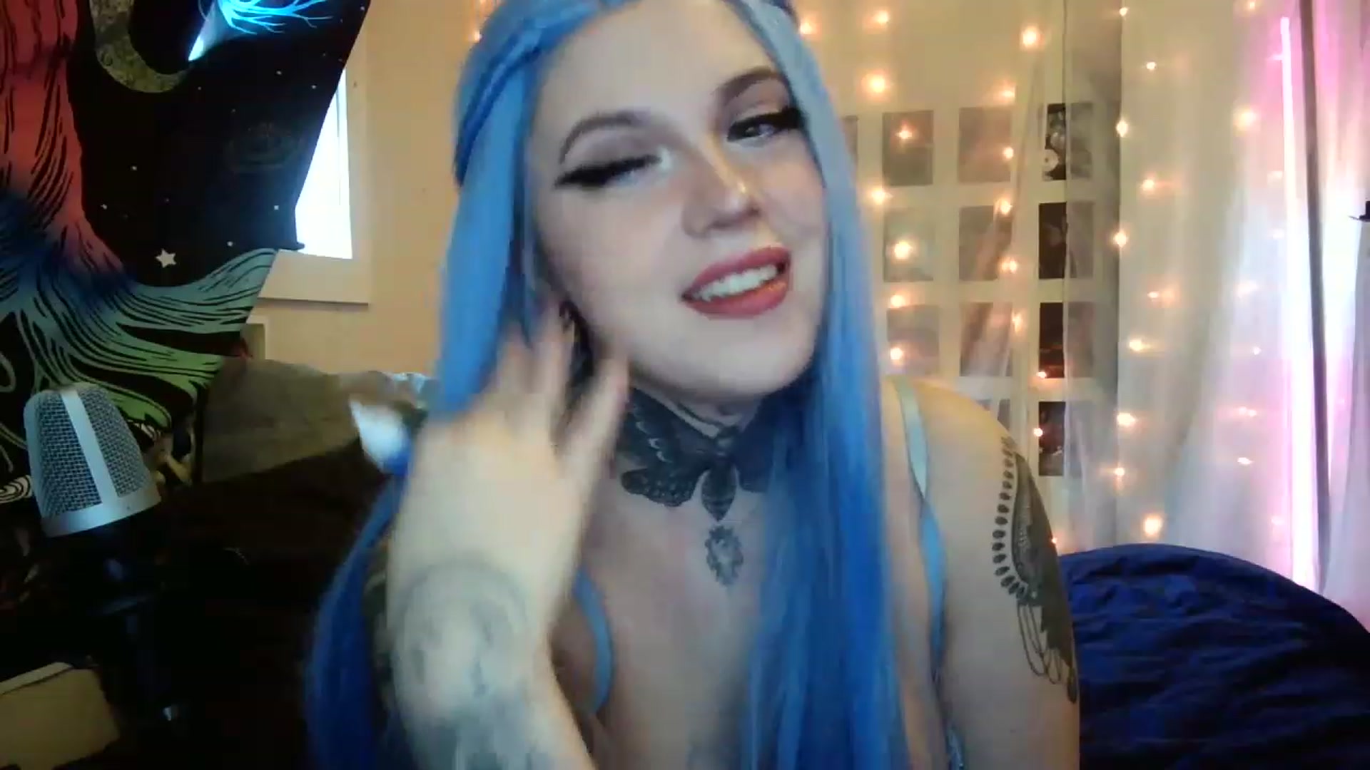 Gallery image thumbnail from hazelxxxoo's myfreecams stream on, 02/20/2023, 24:10 image 7 of 20