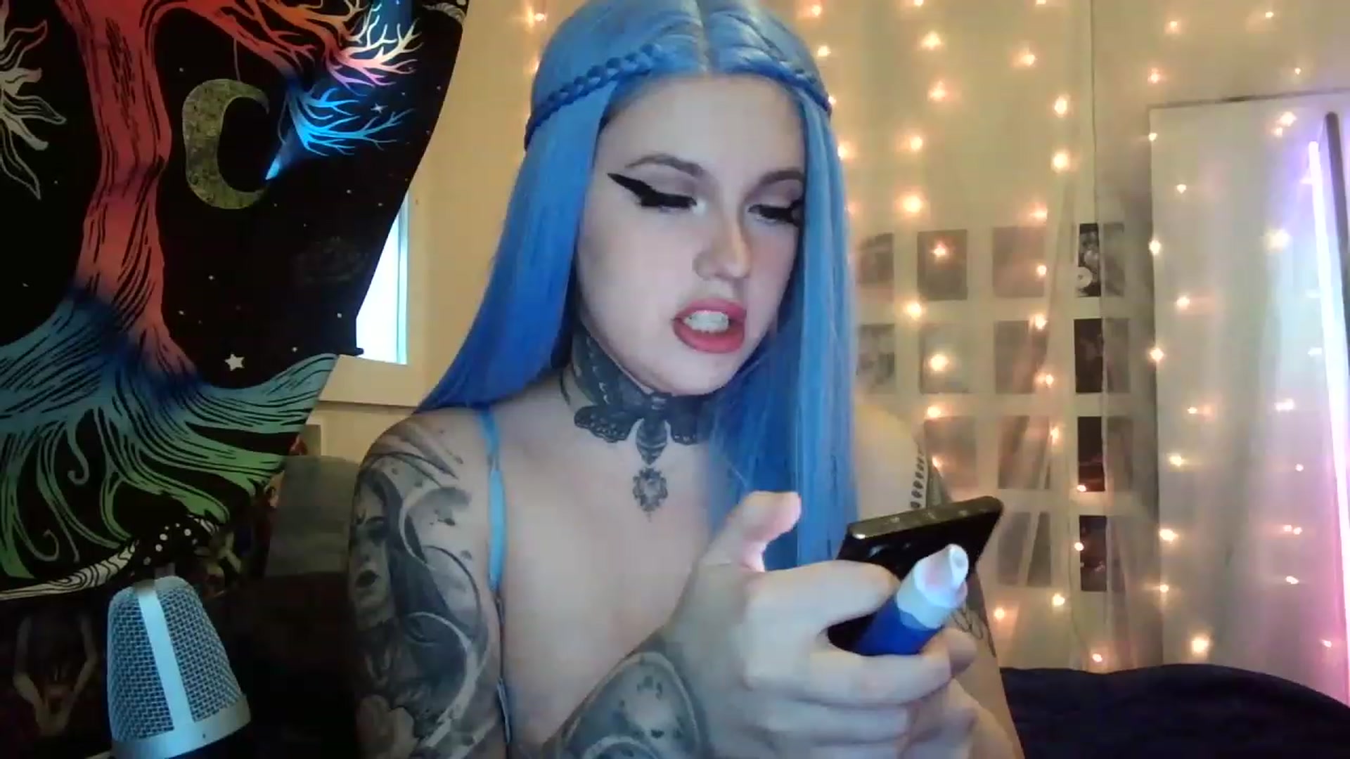 Gallery image thumbnail from hazelxxxoo's myfreecams stream on, 02/20/2023, 24:10 image 14 of 20