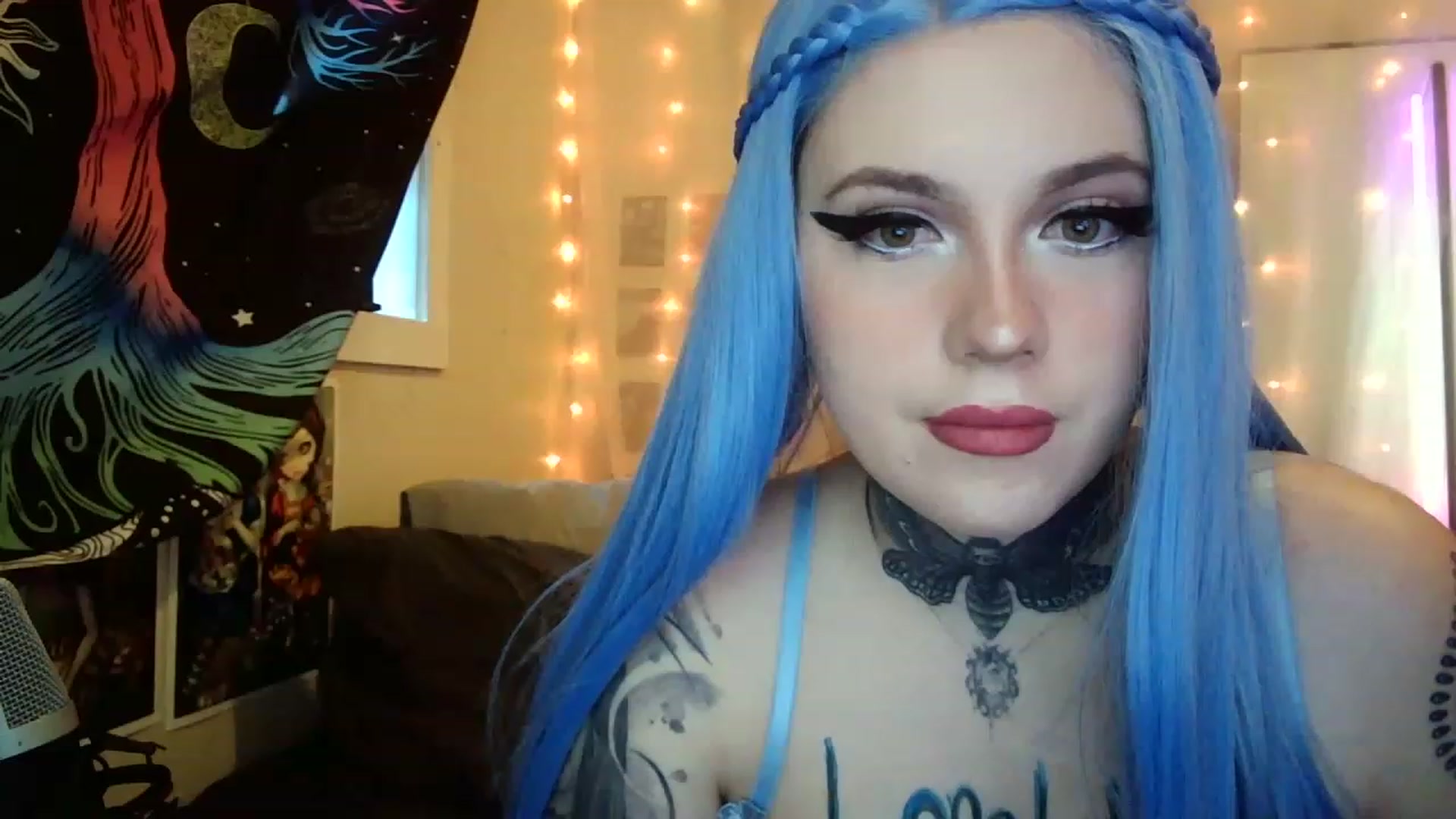 Gallery image thumbnail from hazelxxxoo's myfreecams stream on, 02/20/2023, 24:45 image 12 of 20