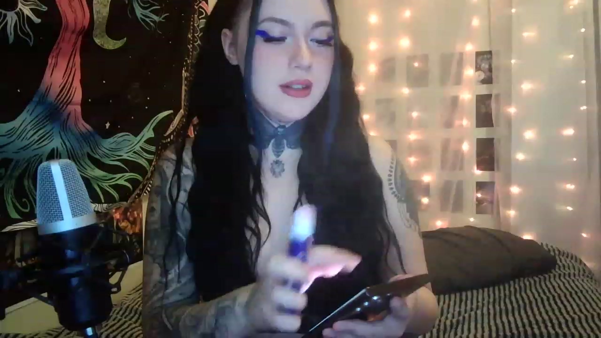 Gallery image thumbnail from hazelxxxoo's myfreecams stream on, 02/24/2023, 04:01 image 18 of 20