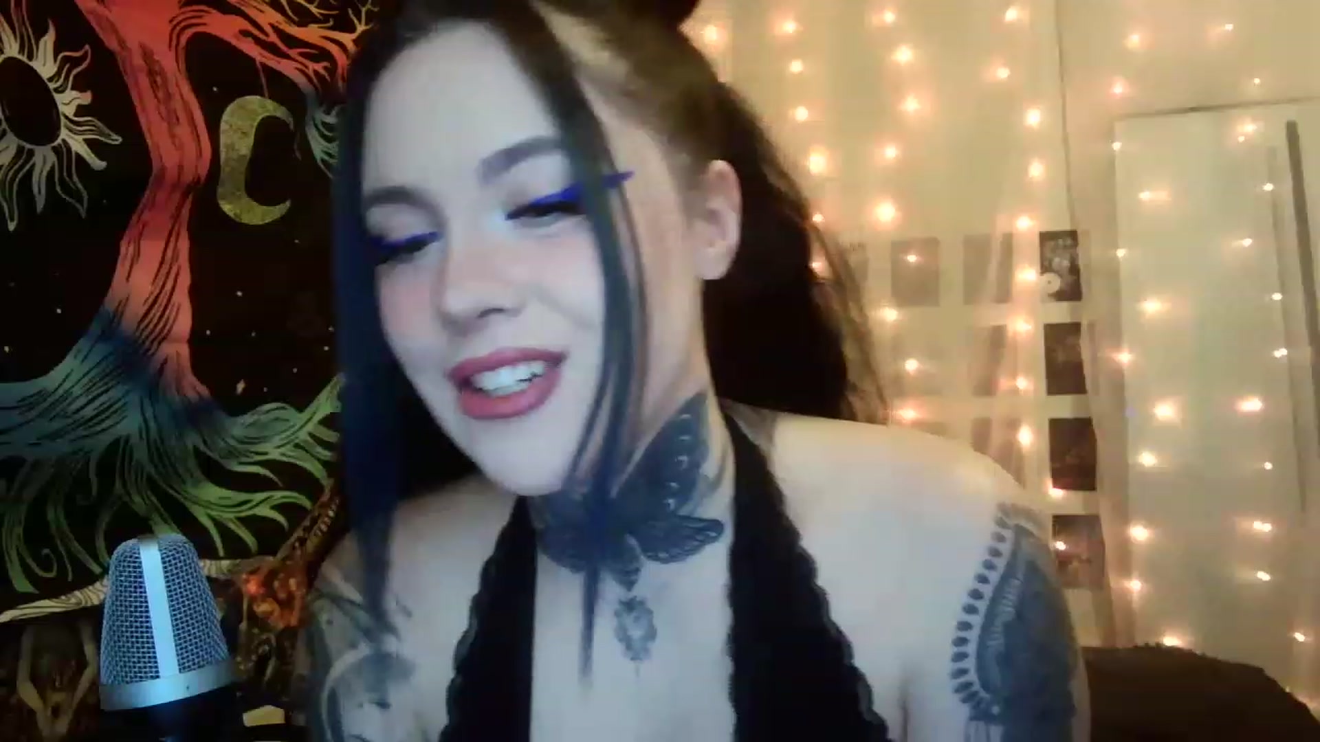 Gallery image thumbnail from hazelxxxoo's myfreecams stream on, 02/24/2023, 04:01 image 3 of 20