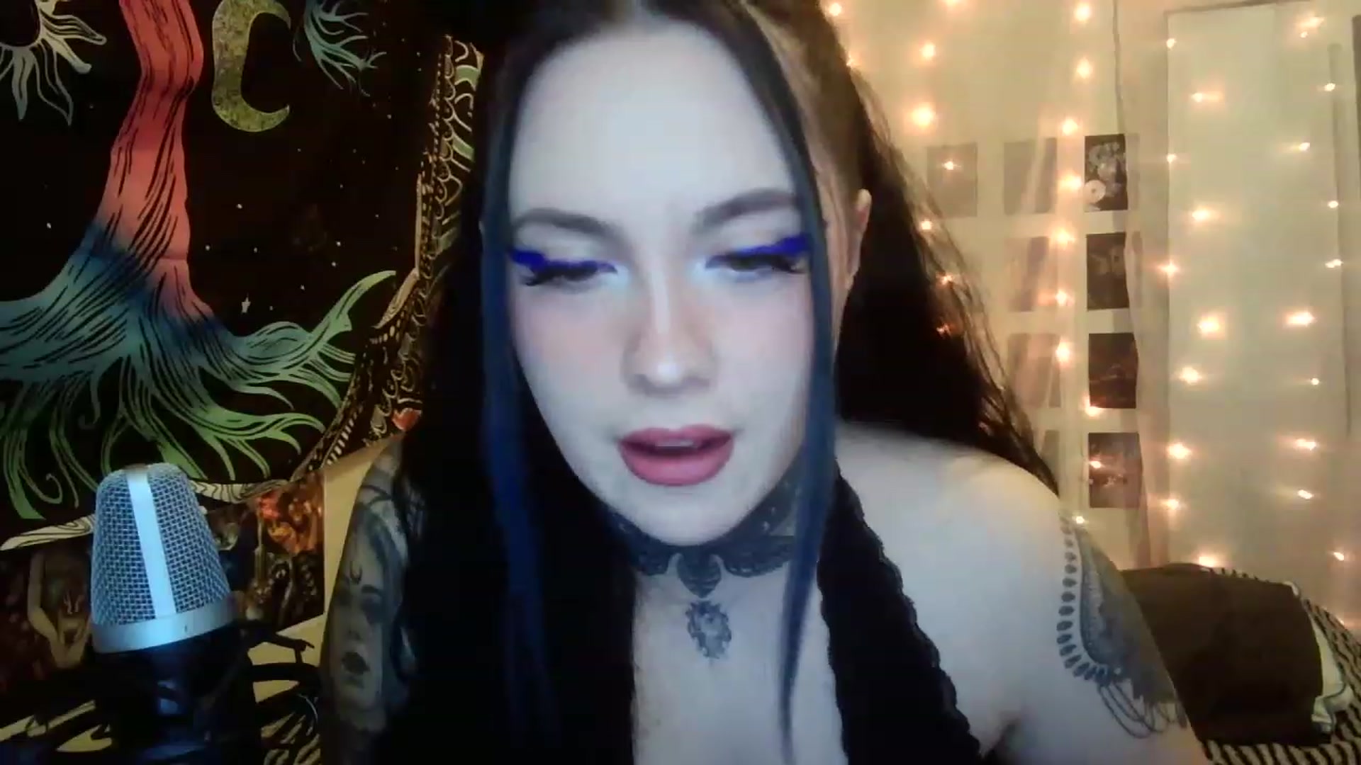 Gallery image thumbnail from hazelxxxoo's myfreecams stream on, 02/24/2023, 04:01 image 10 of 20