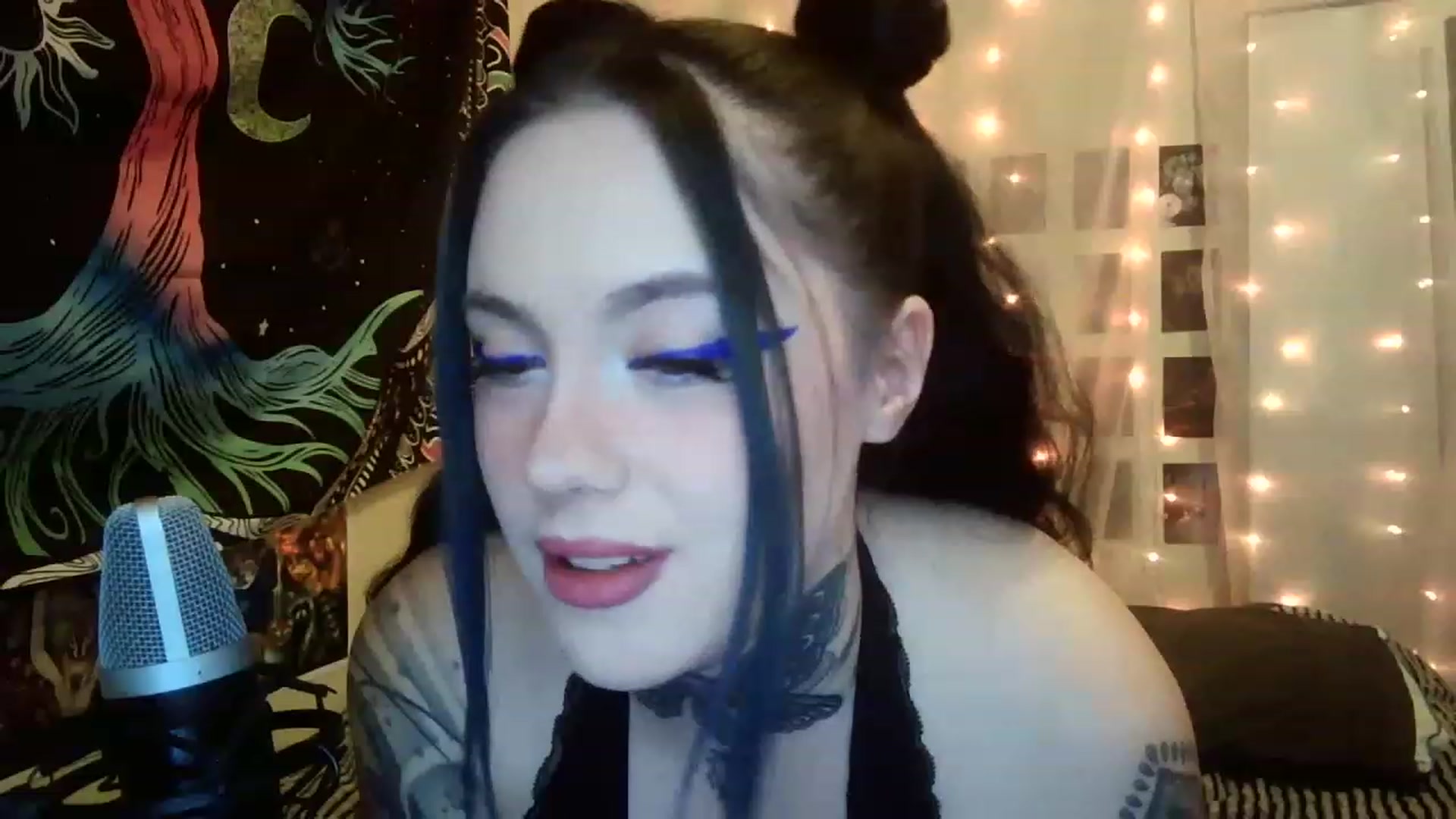 Gallery image thumbnail from hazelxxxoo's myfreecams stream on, 02/24/2023, 04:01 image 7 of 20