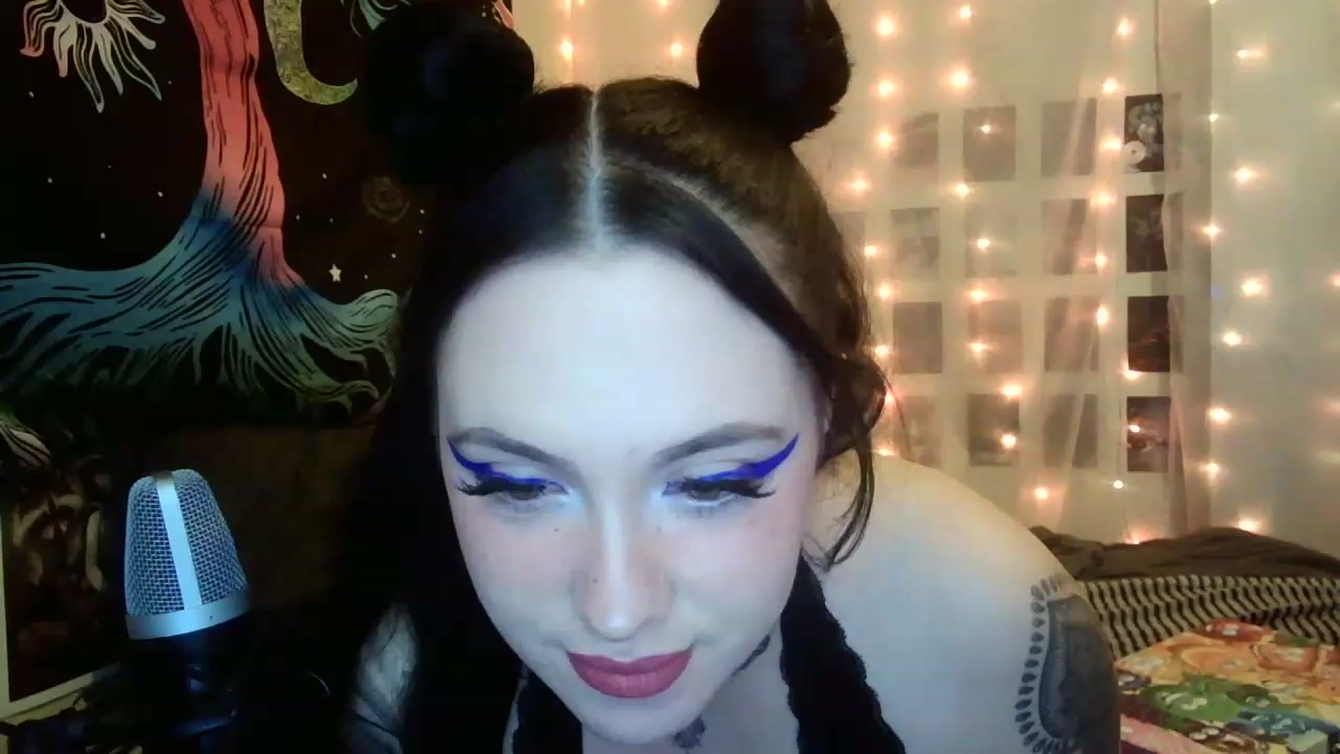 Gallery image thumbnail from hazelxxxoo's myfreecams stream on, 02/24/2023, 10:05 image 4 of 20