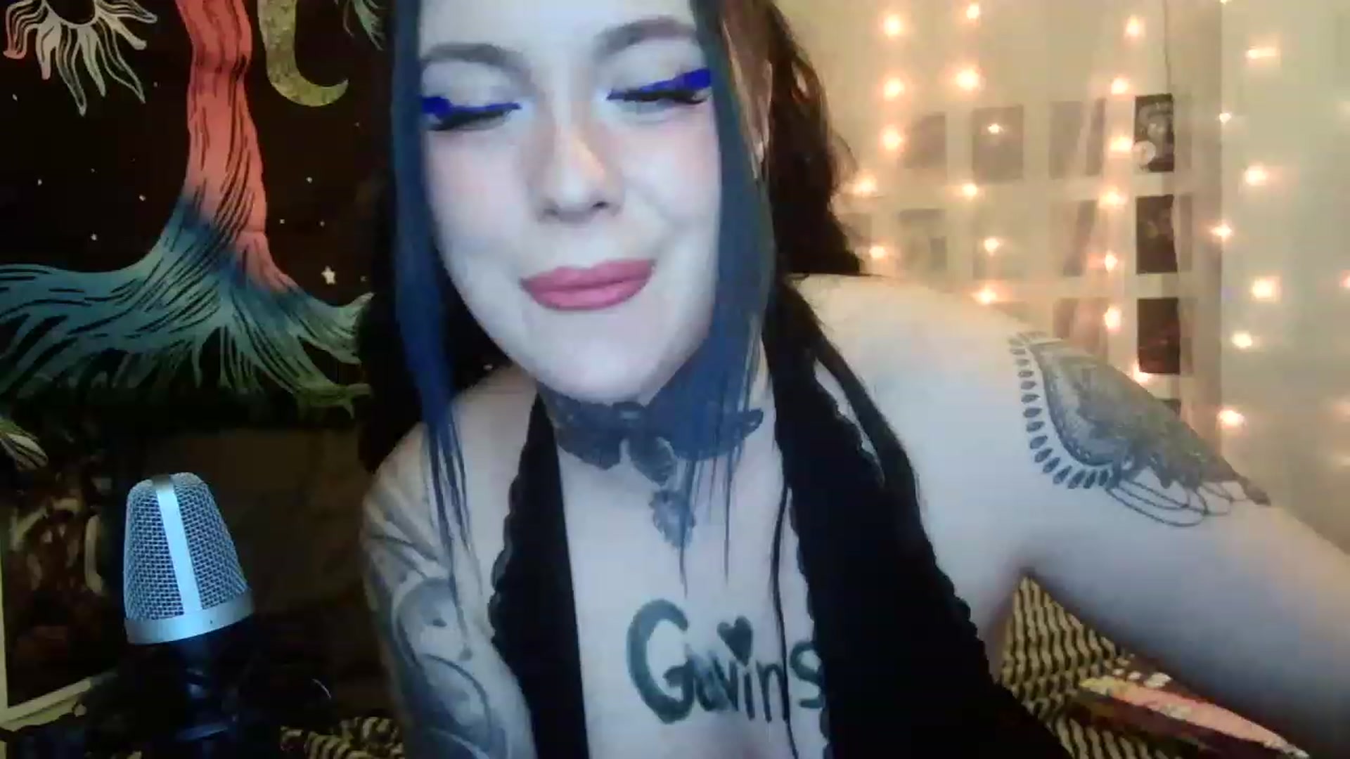 Gallery image thumbnail from hazelxxxoo's myfreecams stream on, 02/24/2023, 10:05 image 5 of 20