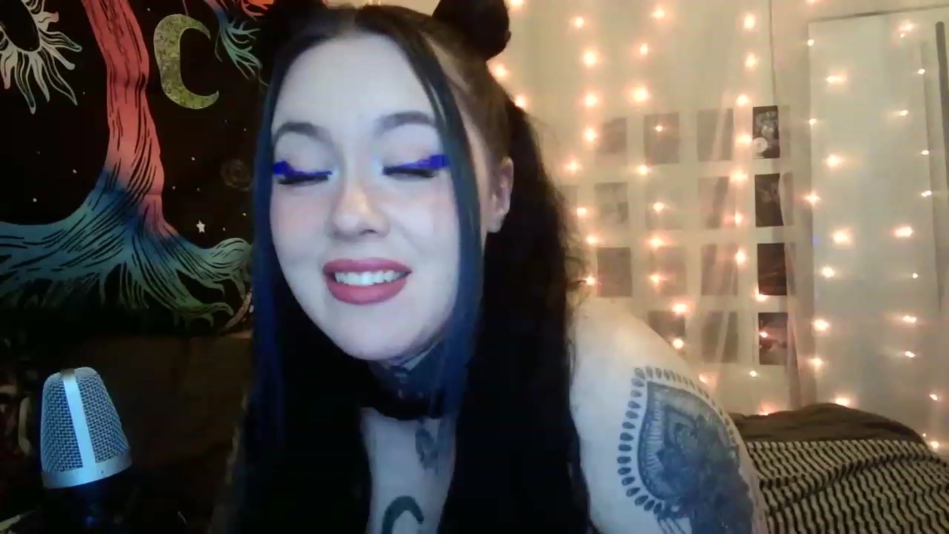 Gallery image thumbnail from hazelxxxoo's myfreecams stream on, 02/24/2023, 10:05 image 12 of 20