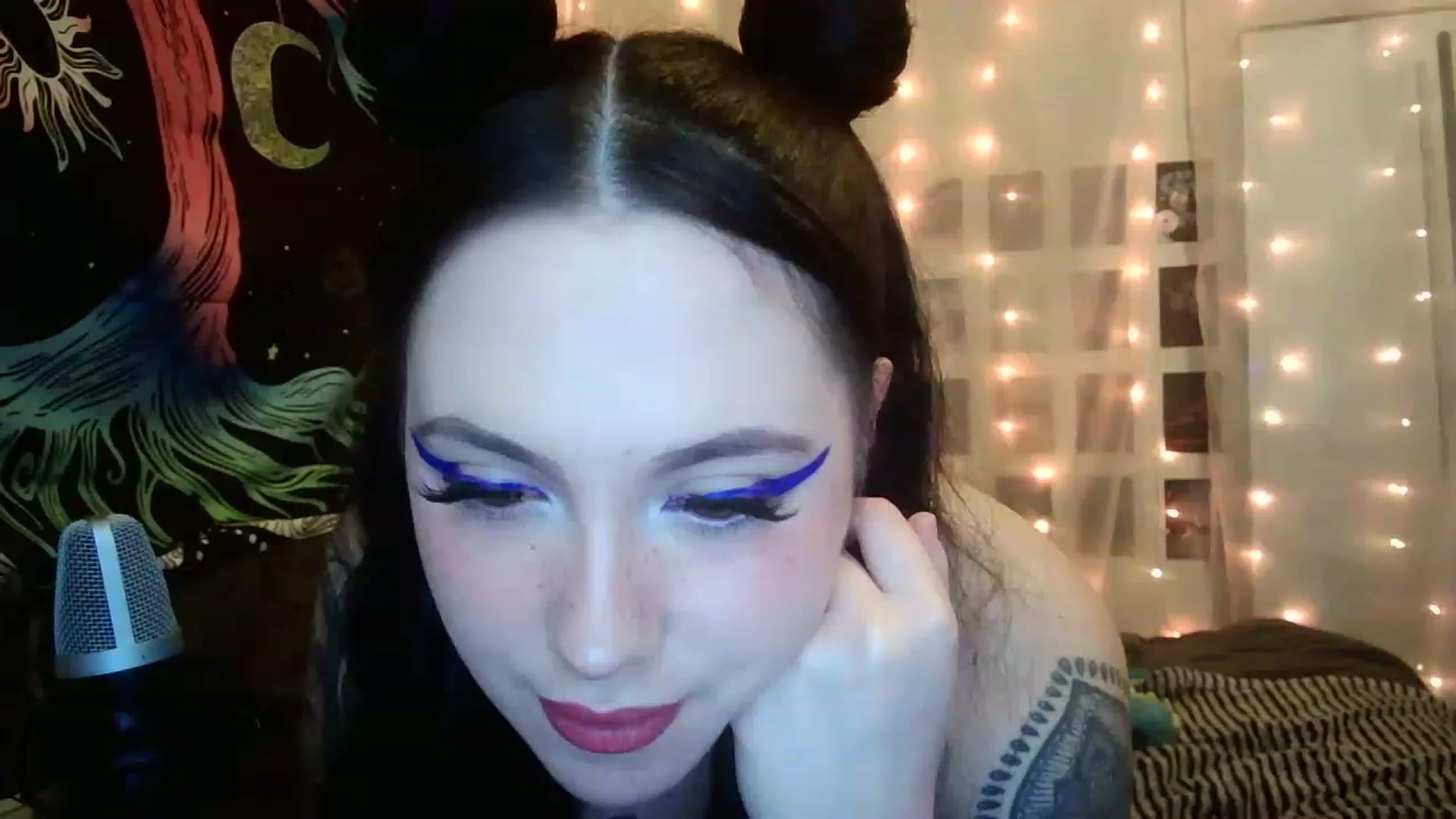 Gallery image thumbnail from hazelxxxoo's myfreecams stream on, 02/24/2023, 10:05 image 17 of 20