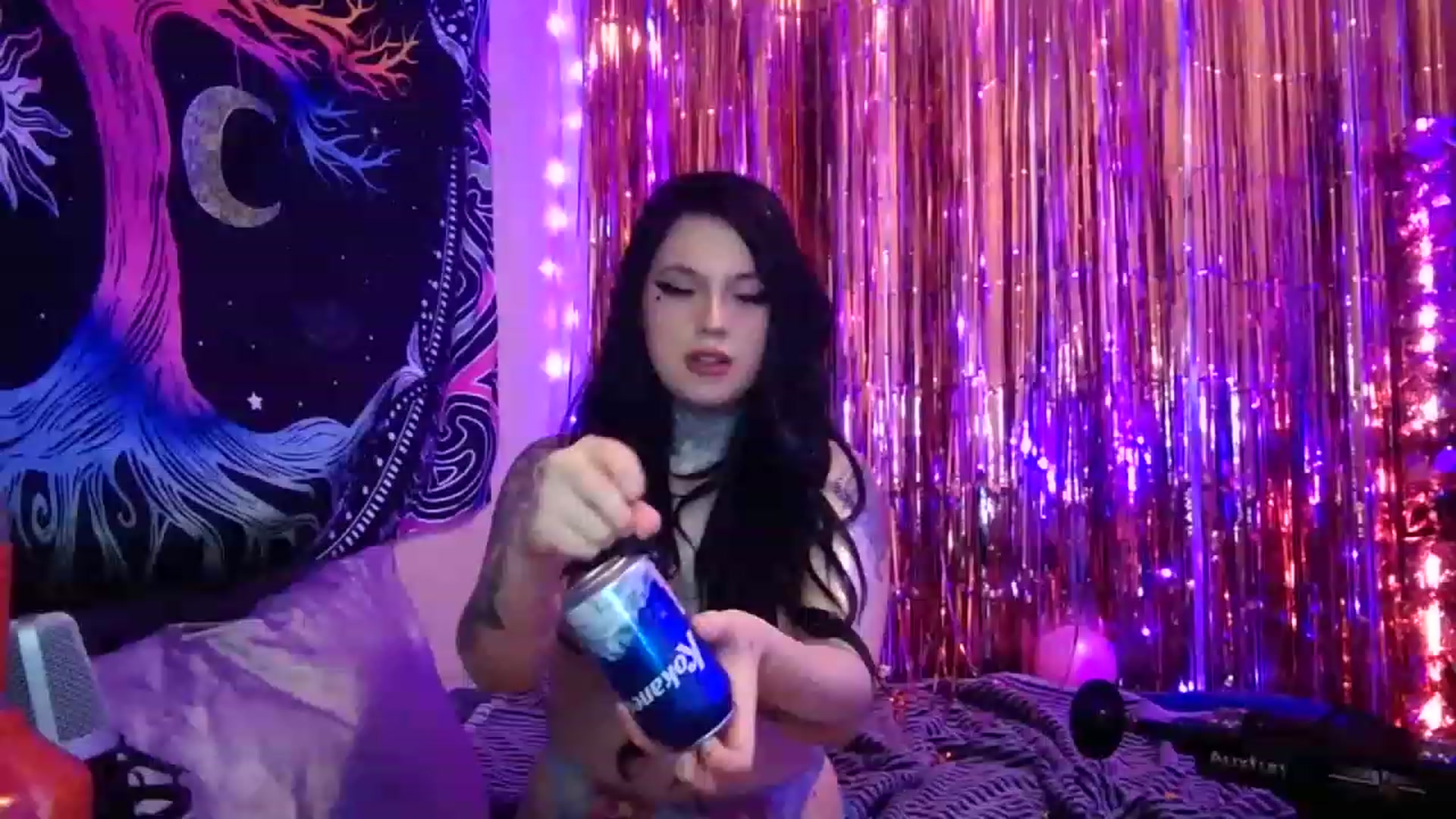 Gallery image thumbnail from hazelxxxoo's myfreecams stream on, 02/26/2023, 11:34 image 5 of 20