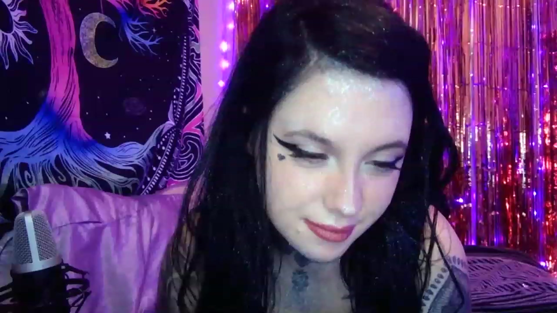 Gallery image thumbnail from hazelxxxoo's myfreecams stream on, 02/26/2023, 11:46 image 9 of 20