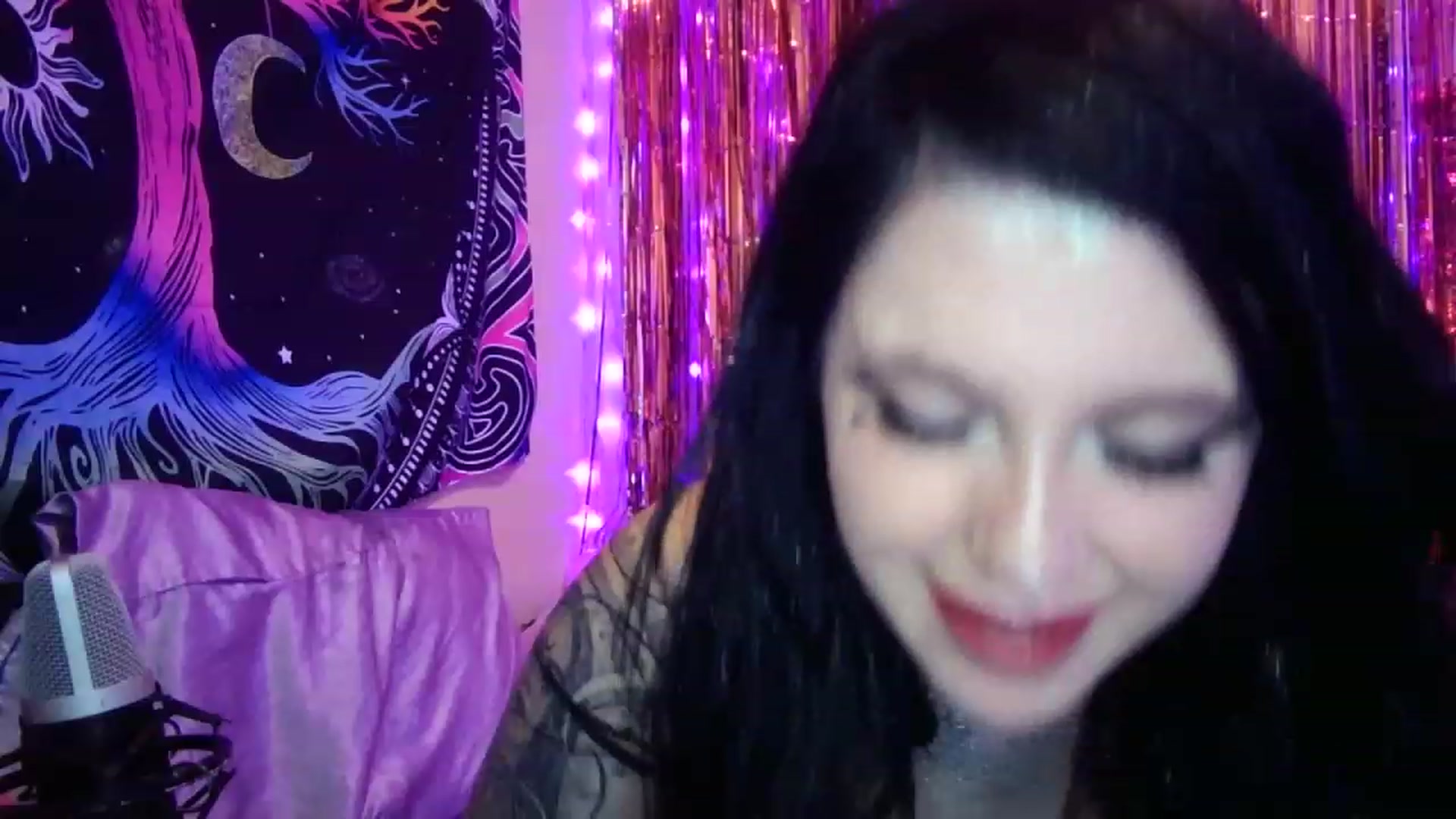 Gallery image thumbnail from hazelxxxoo's myfreecams stream on, 02/26/2023, 11:46 image 2 of 20