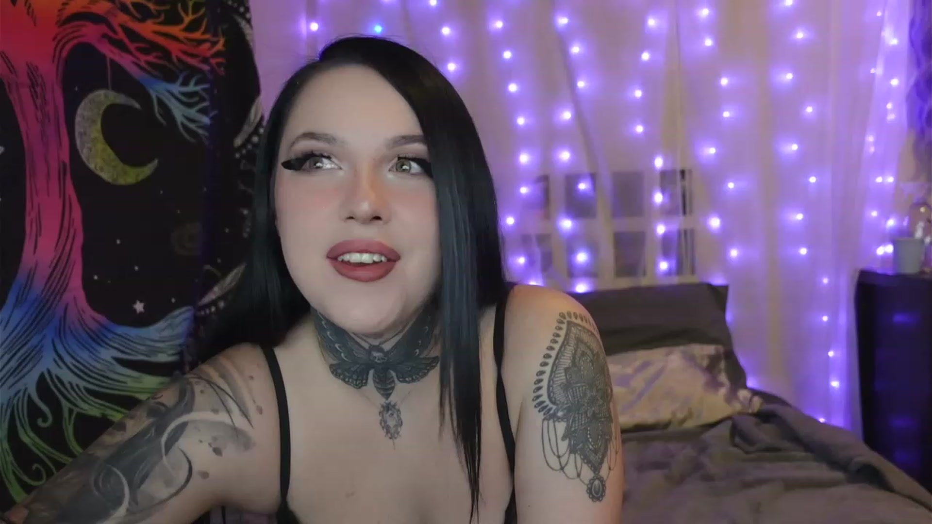 Gallery image thumbnail from hazelxxxoo's myfreecams stream on, 03/08/2023, 02:25 image 20 of 20