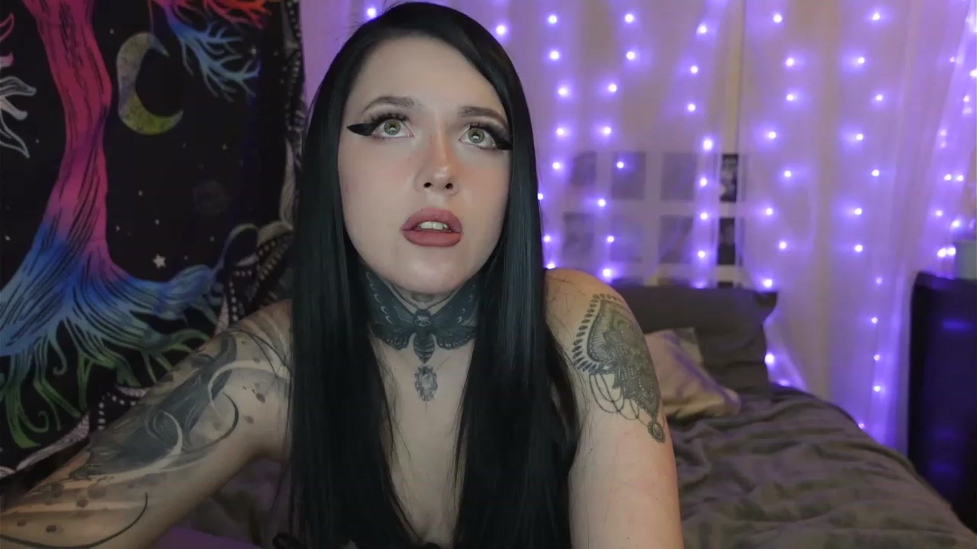 Gallery image thumbnail from hazelxxxoo's myfreecams stream on, 03/08/2023, 09:09 image 19 of 20