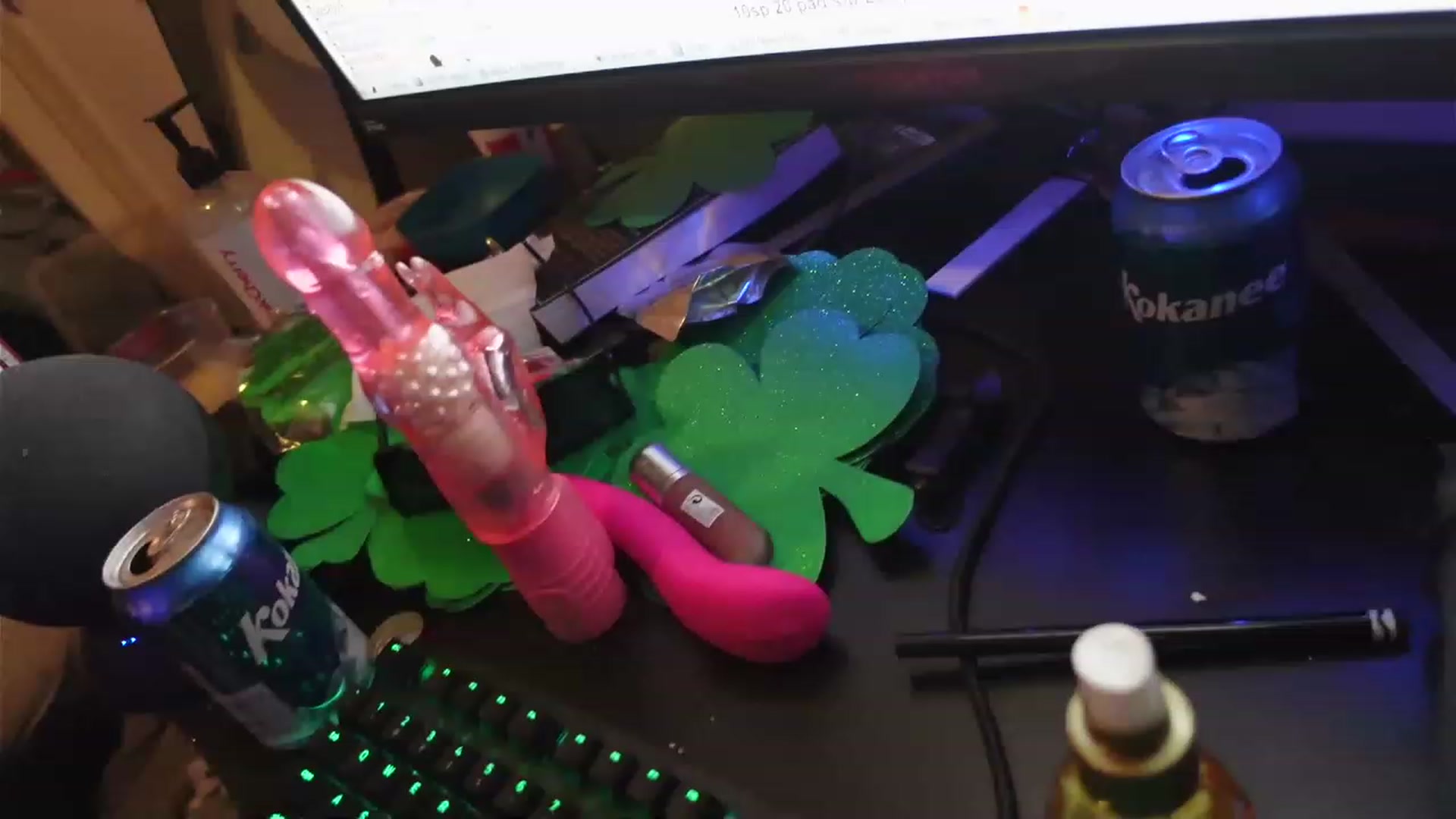 Gallery image thumbnail from hazelxxxoo's myfreecams stream on, 03/11/2023, 08:17 image 14 of 20