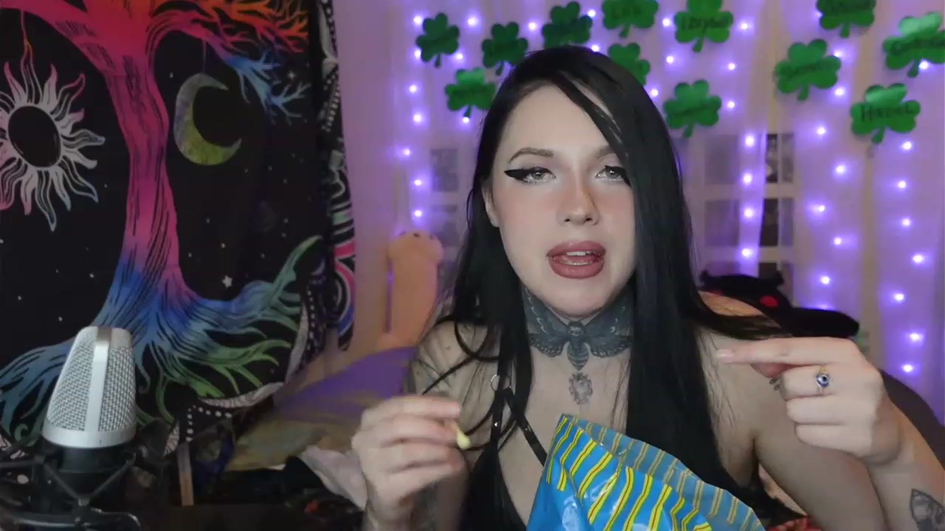 Gallery image thumbnail from hazelxxxoo's myfreecams stream on, 03/17/2023, 09:24 image 11 of 20