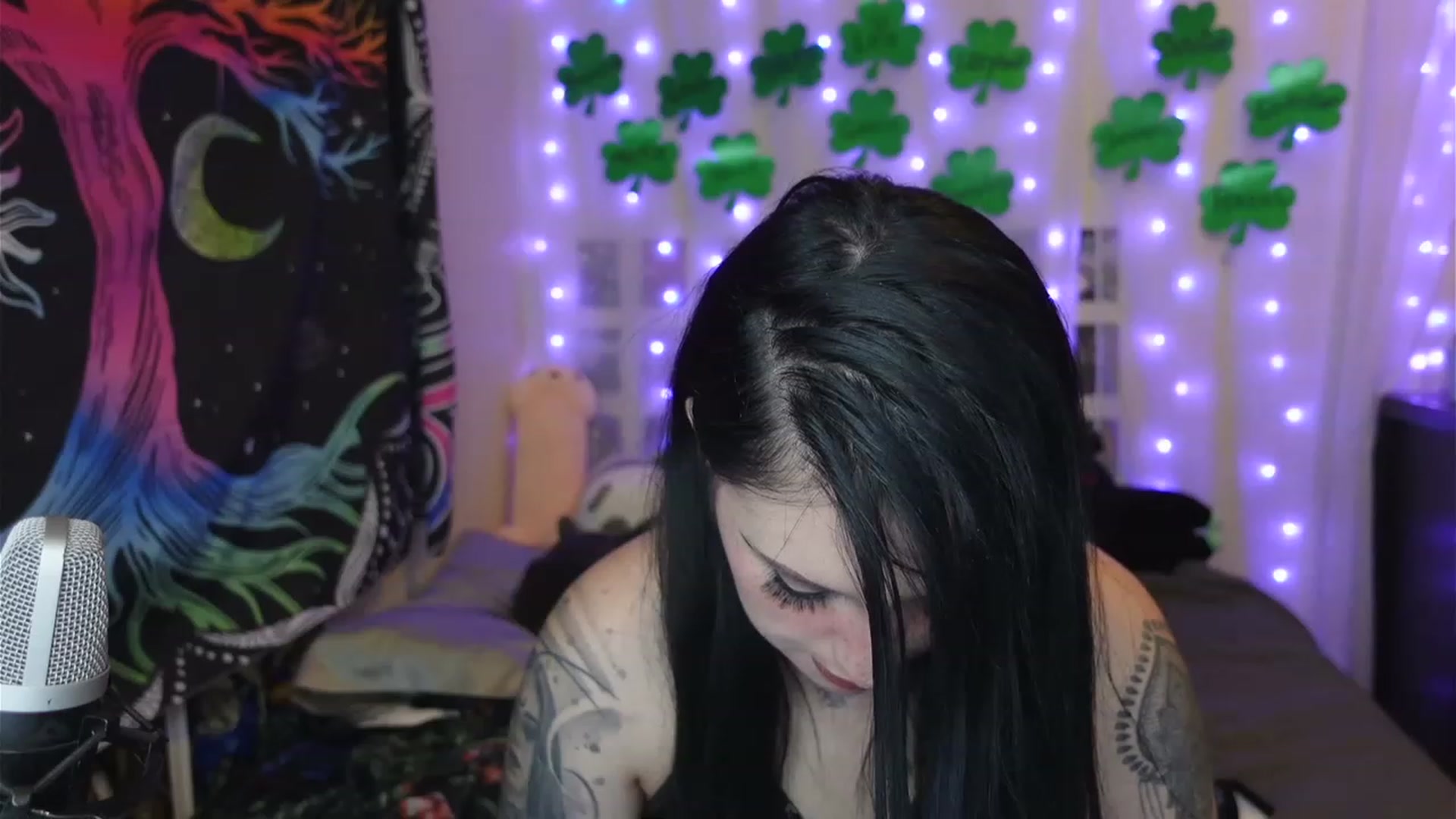Gallery image thumbnail from hazelxxxoo's myfreecams stream on, 03/17/2023, 09:24 image 20 of 20