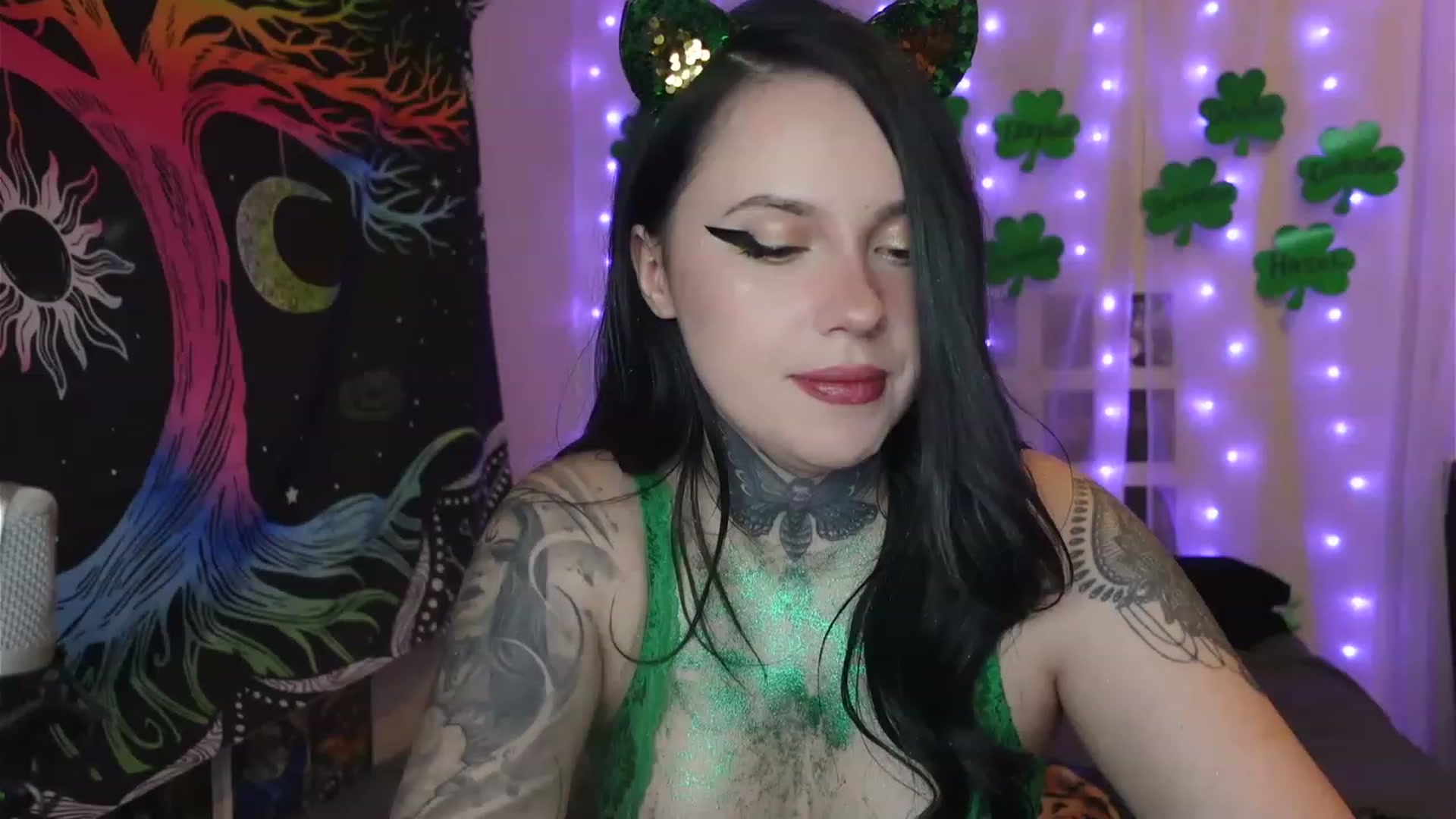 Gallery image thumbnail from hazelxxxoo's myfreecams stream on, 03/18/2023, 08:28 image 4 of 20