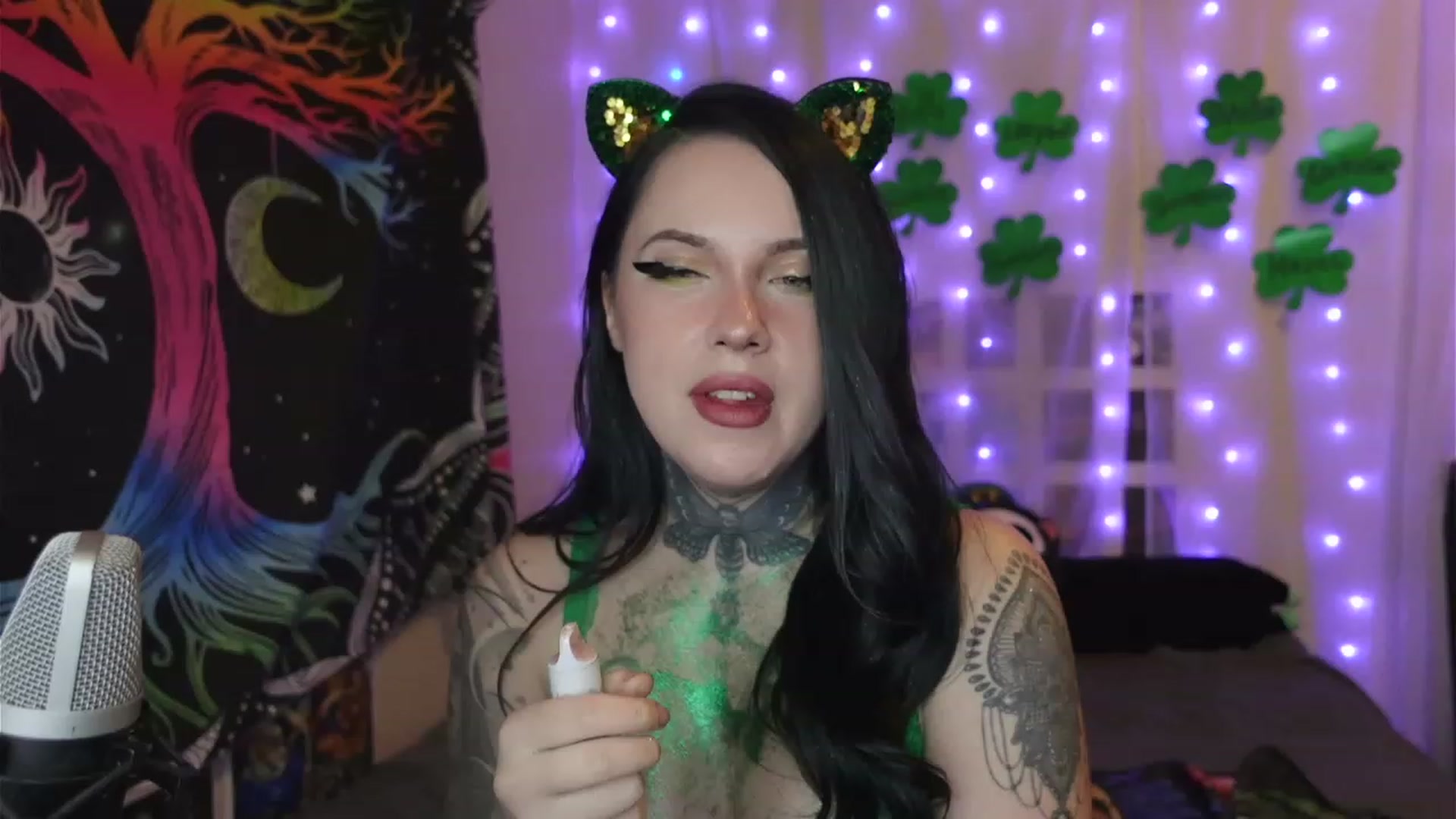 Gallery image thumbnail from hazelxxxoo's myfreecams stream on, 03/18/2023, 08:28 image 8 of 20