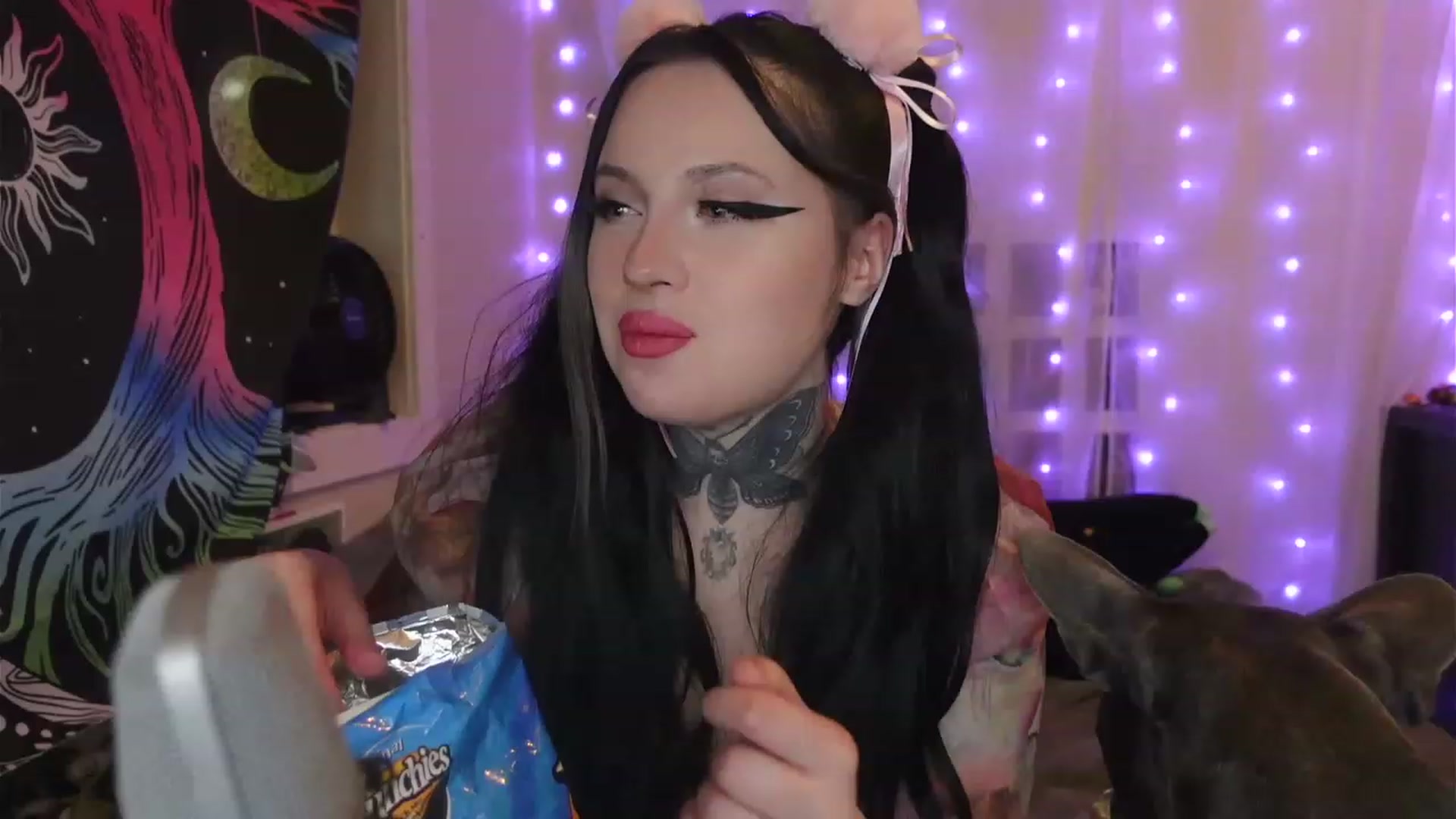 Gallery image thumbnail from hazelxxxoo's myfreecams stream on, 04/08/2023, 09:18 image 5 of 20