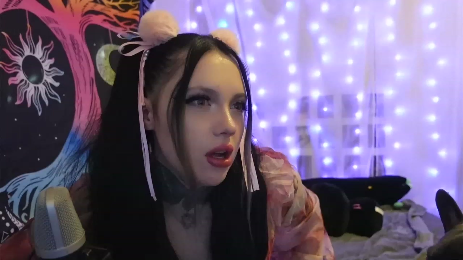 Gallery image thumbnail from hazelxxxoo's myfreecams stream on, 04/08/2023, 09:18 image 17 of 20
