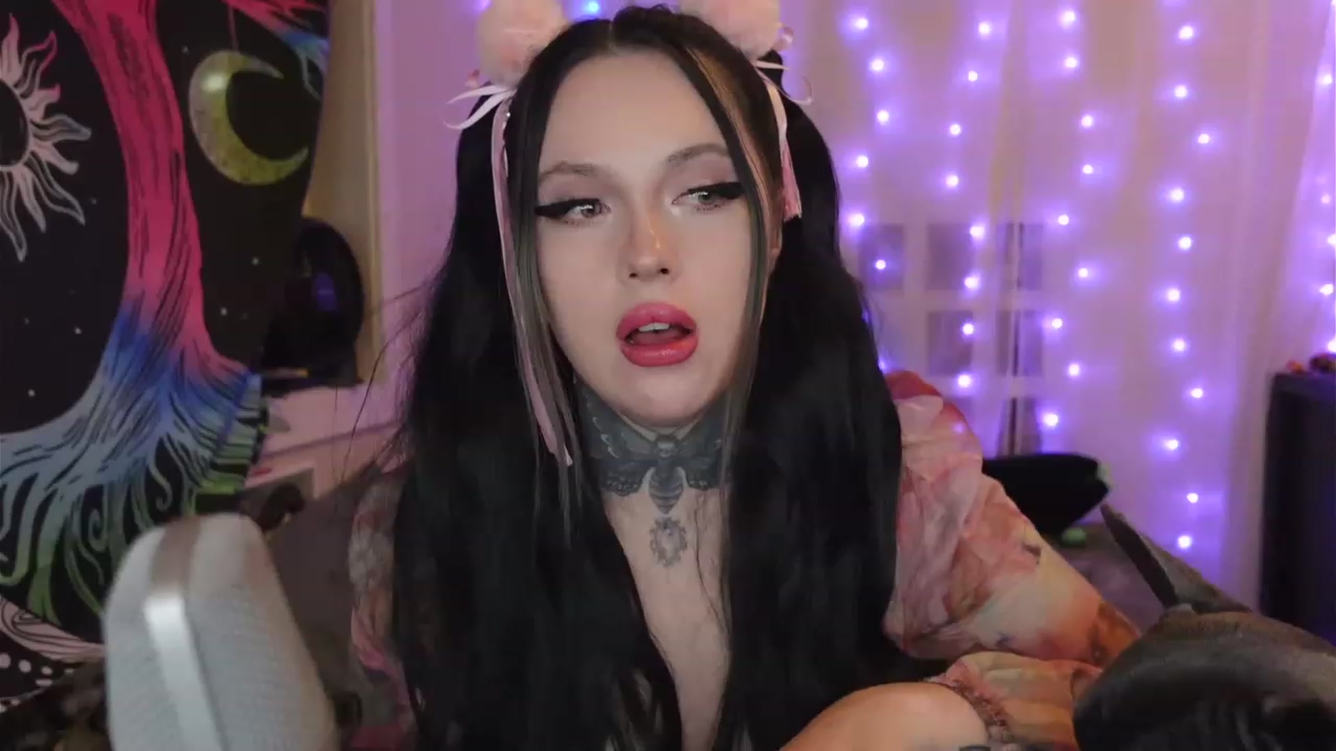 Gallery image thumbnail from hazelxxxoo's myfreecams stream on, 04/08/2023, 09:18 image 7 of 20
