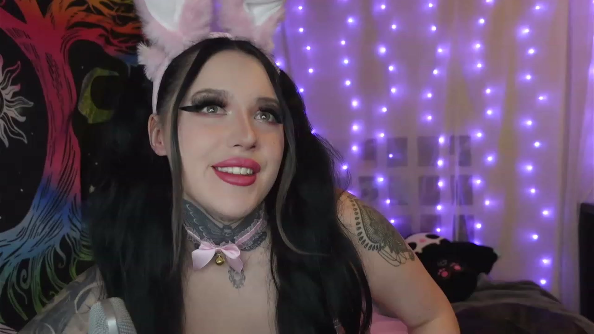 Gallery image thumbnail from hazelxxxoo's myfreecams stream on, 04/10/2023, 04:23 image 5 of 20