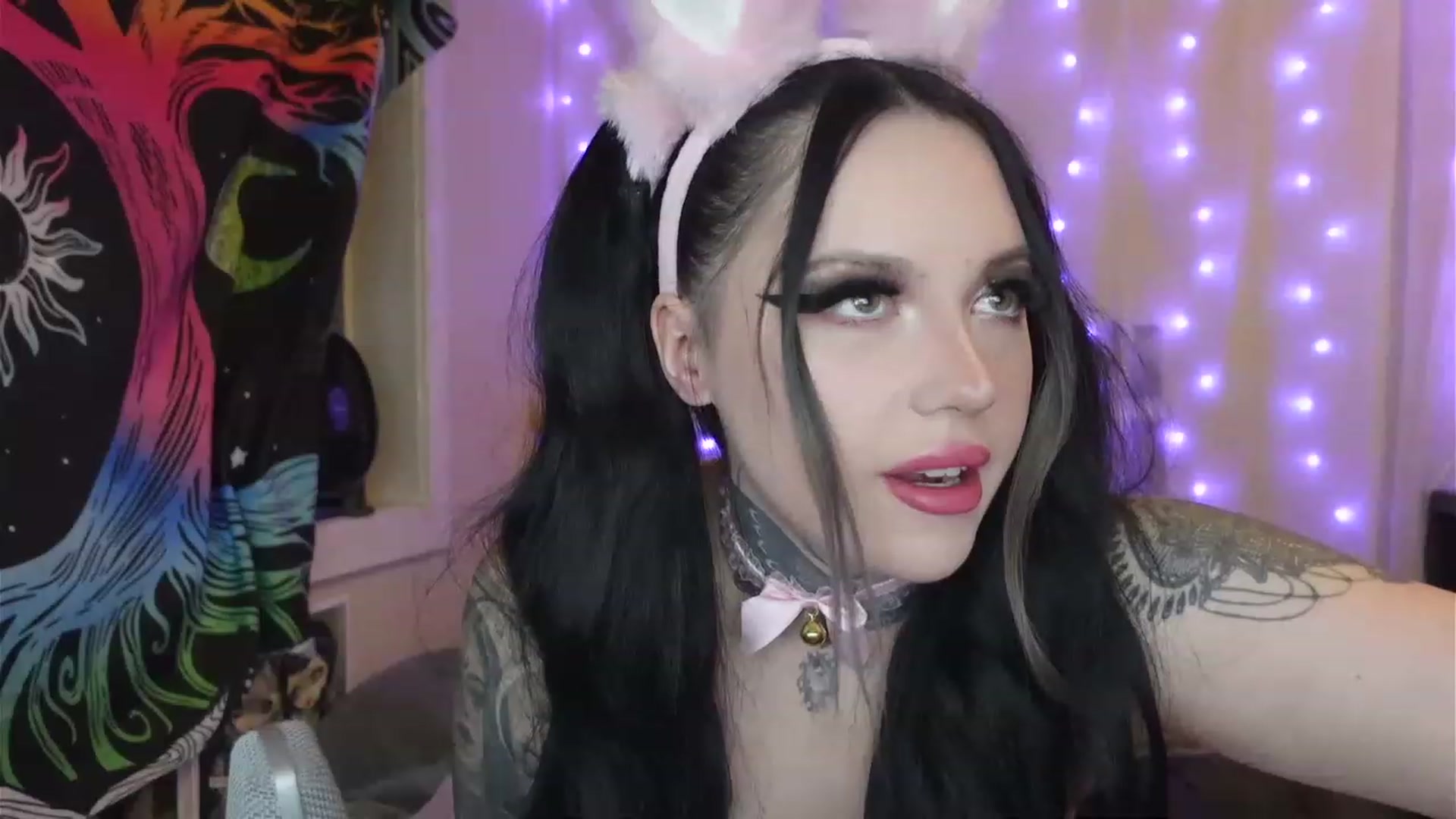 Gallery image thumbnail from hazelxxxoo's myfreecams stream on, 04/10/2023, 04:23 image 11 of 20