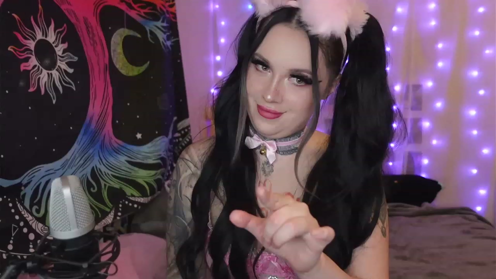 Gallery image thumbnail from hazelxxxoo's myfreecams stream on, 04/10/2023, 06:10 image 11 of 20