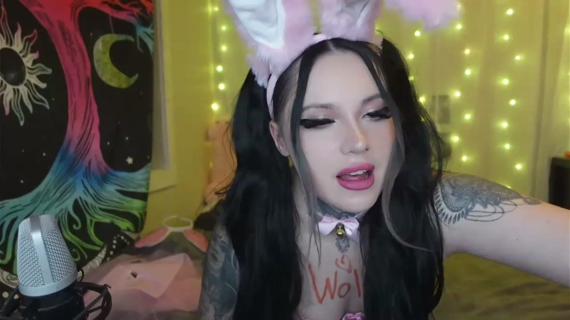 Gallery image thumbnail from hazelxxxoo's myfreecams stream on, 04/10/2023, 07:39 image 9 of 20