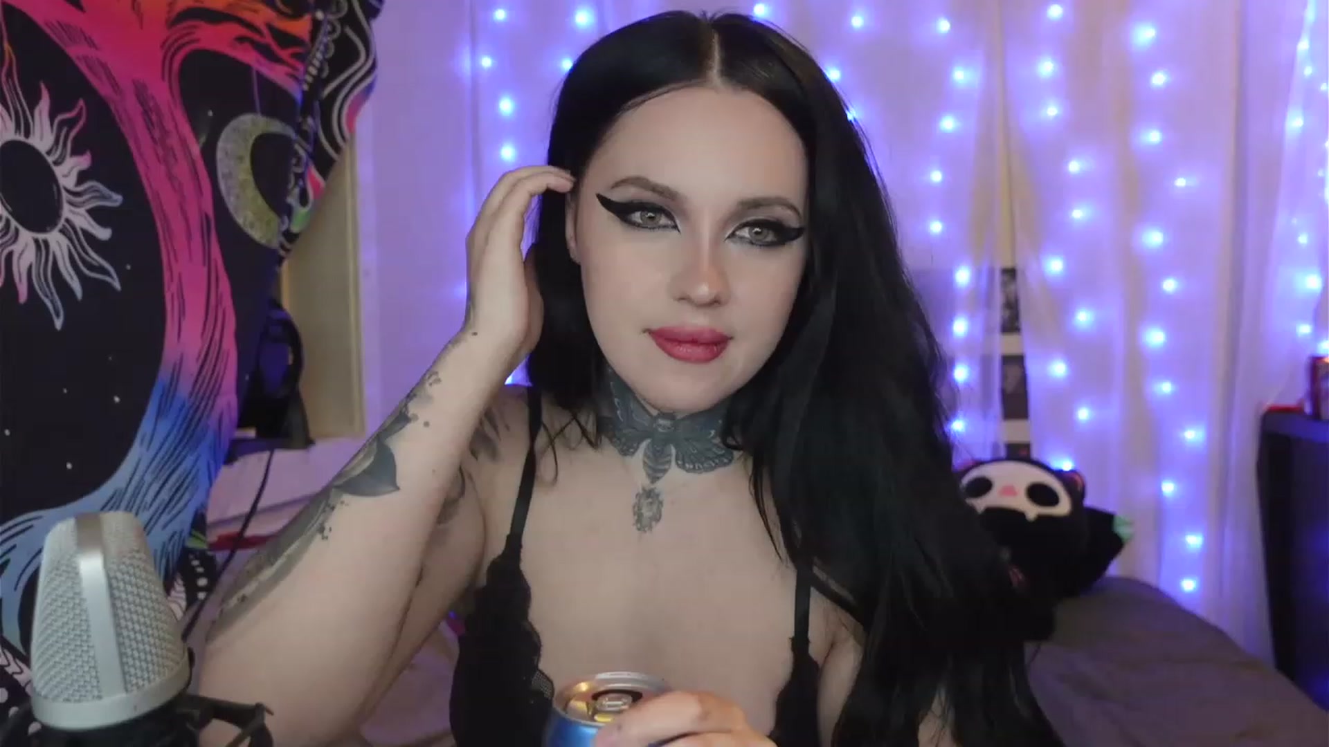 Gallery image thumbnail from hazelxxxoo's myfreecams stream on, 04/15/2023, 07:42 image 8 of 20