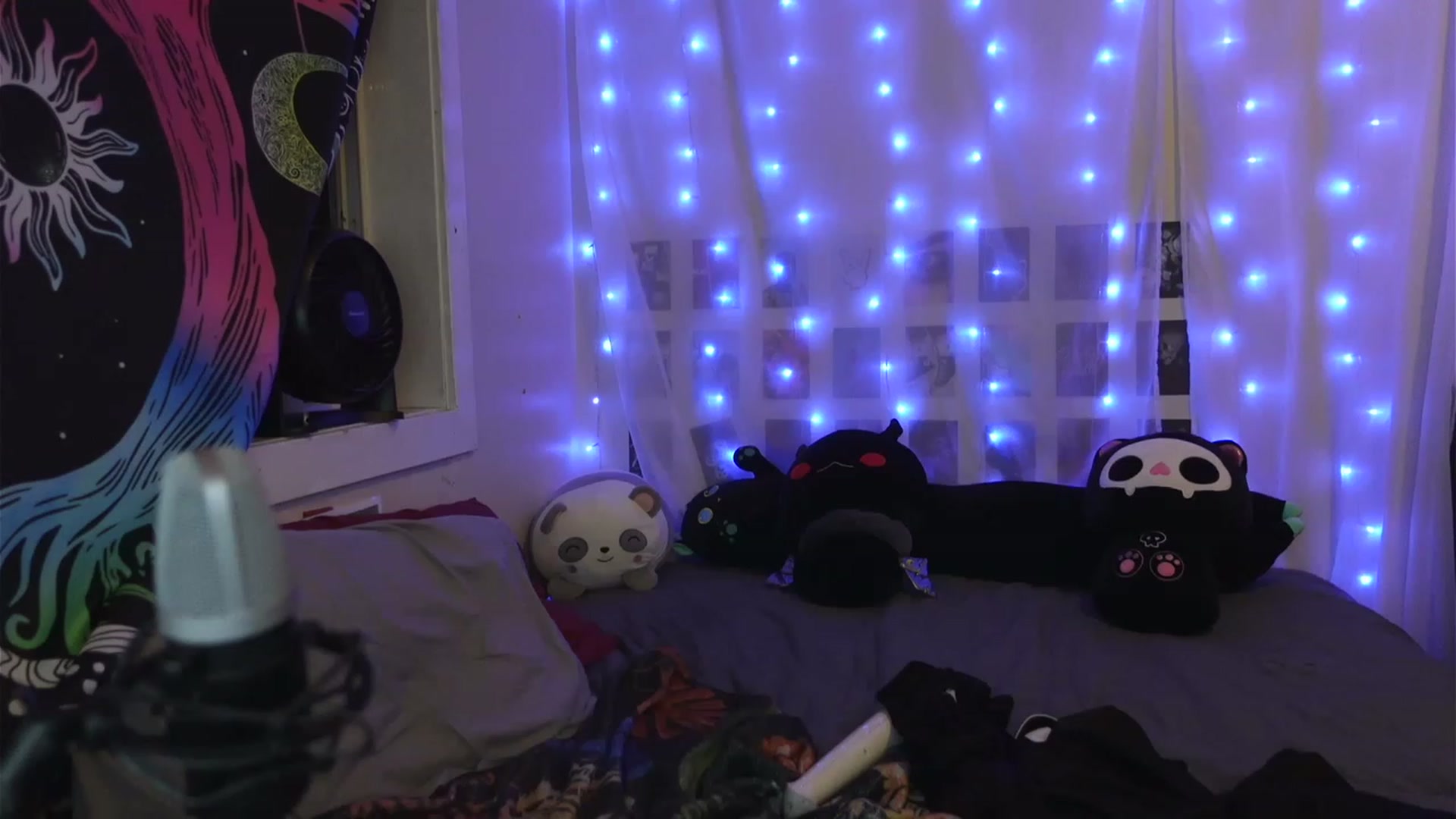 Gallery image thumbnail from hazelxxxoo's myfreecams stream on, 04/15/2023, 07:42 image 1 of 20