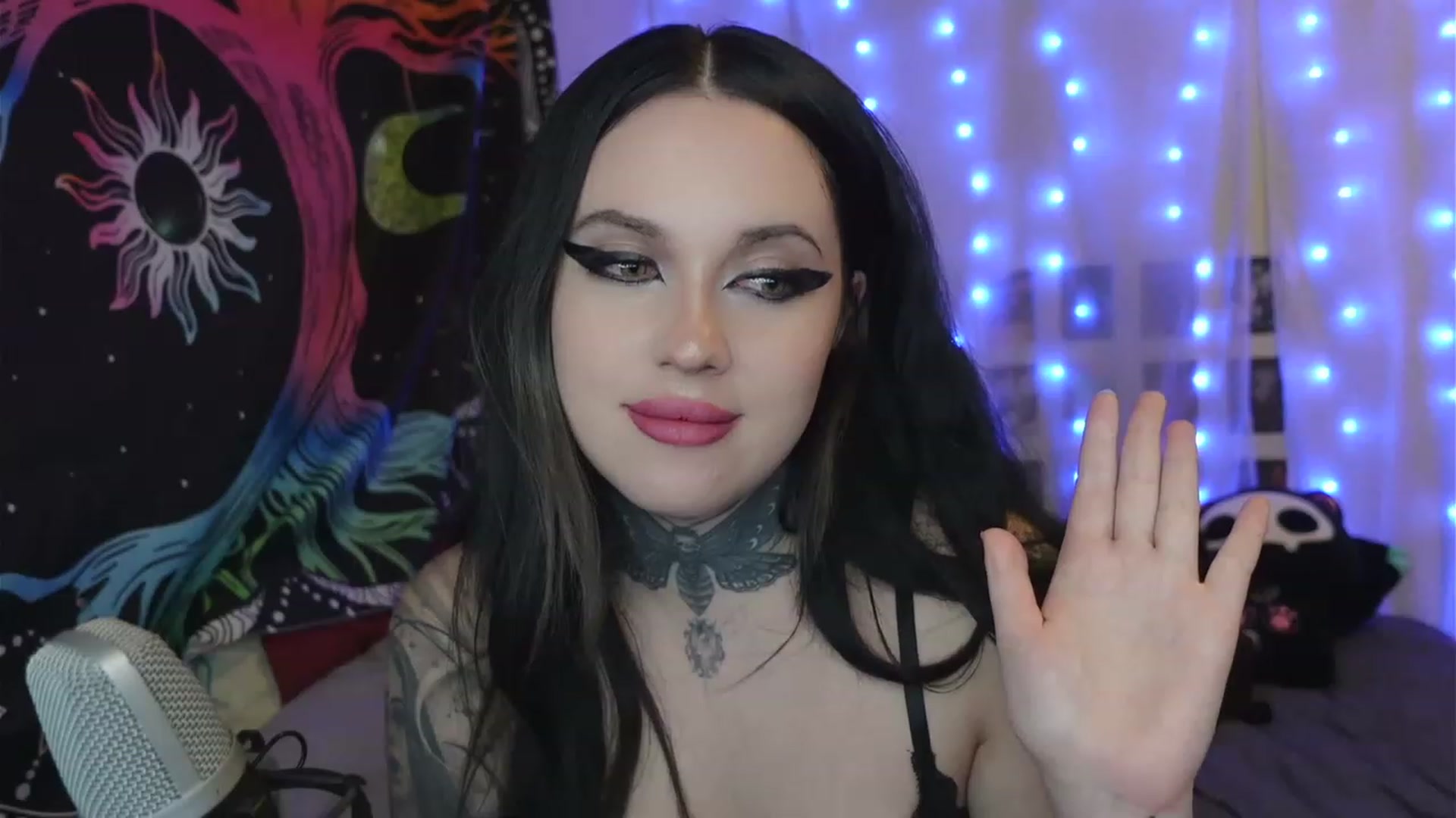 Gallery image thumbnail from hazelxxxoo's myfreecams stream on, 04/15/2023, 09:12 image 17 of 20