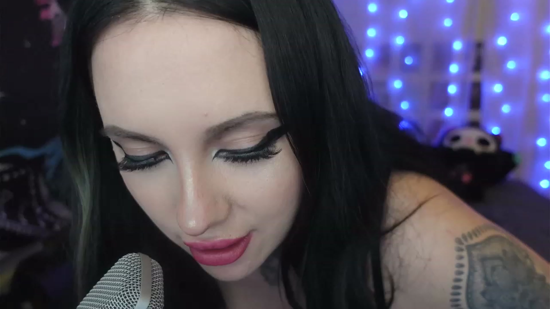Gallery image thumbnail from hazelxxxoo's myfreecams stream on, 04/15/2023, 09:12 image 5 of 20