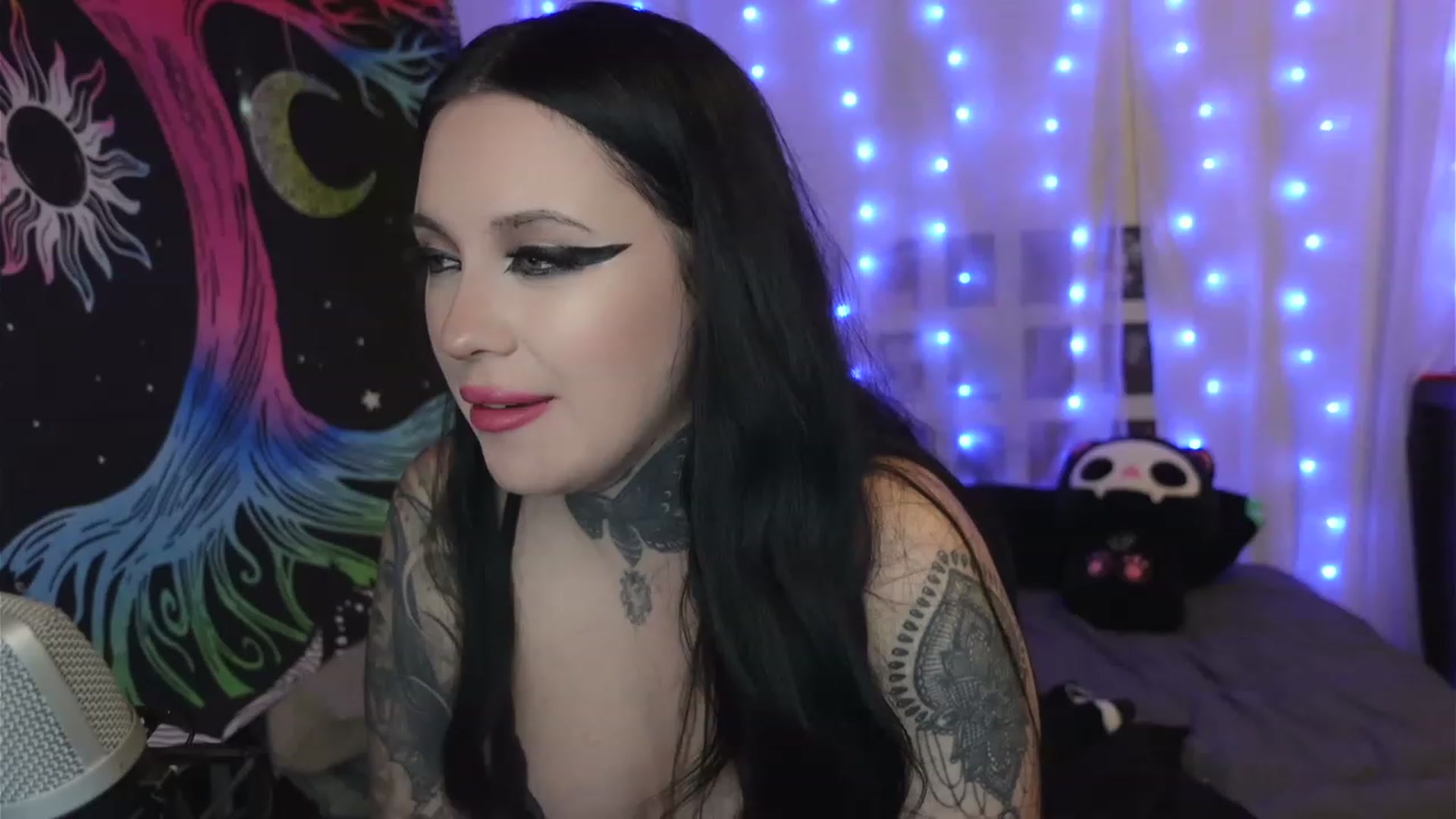 Gallery image thumbnail from hazelxxxoo's myfreecams stream on, 04/15/2023, 09:12 image 12 of 20