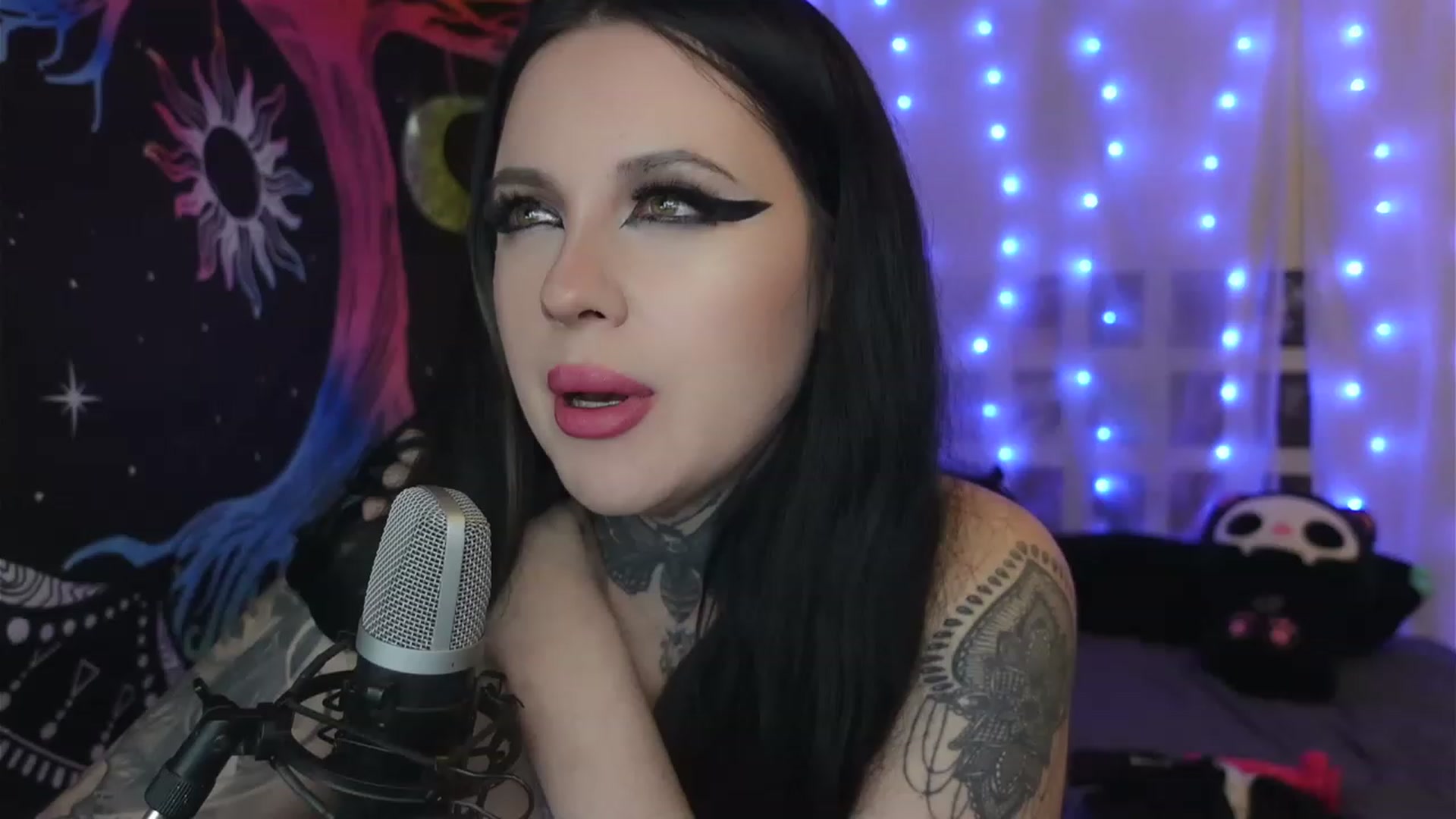 Gallery image thumbnail from hazelxxxoo's myfreecams stream on, 04/15/2023, 09:12 image 1 of 20