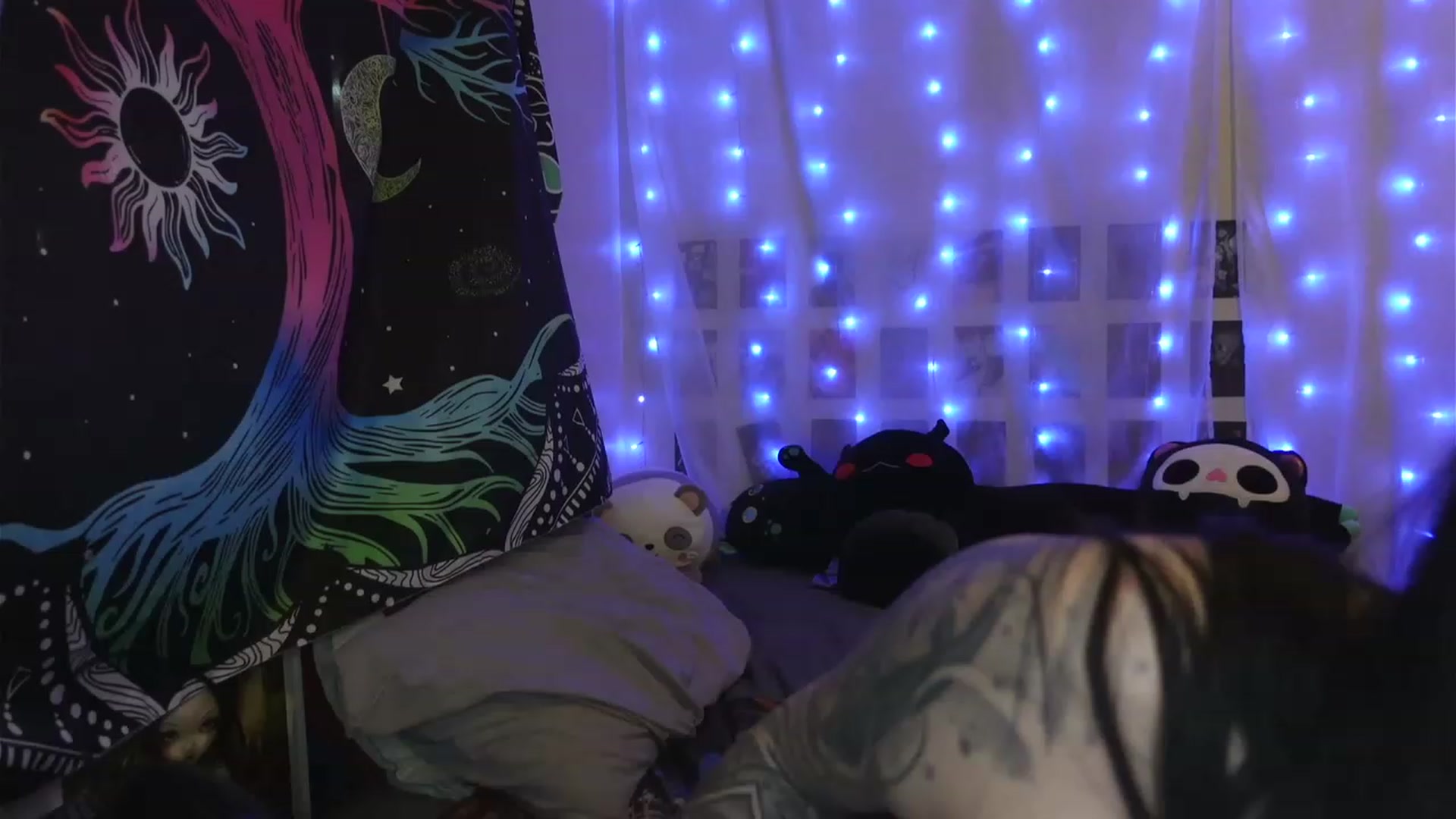 Gallery image thumbnail from hazelxxxoo's myfreecams stream on, 04/15/2023, 09:12 image 6 of 20